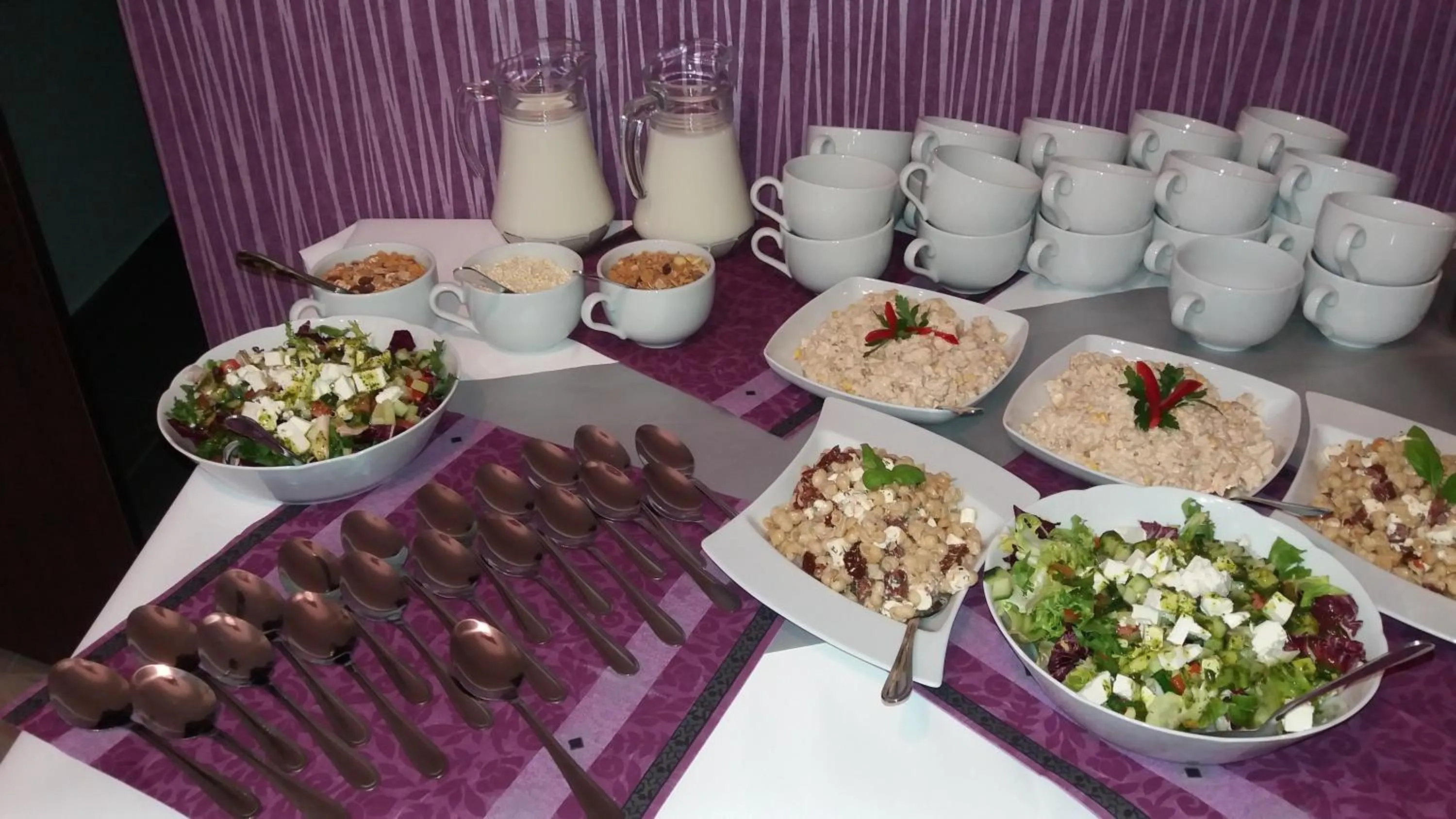 Buffet breakfast in SCSK Pół Ławy