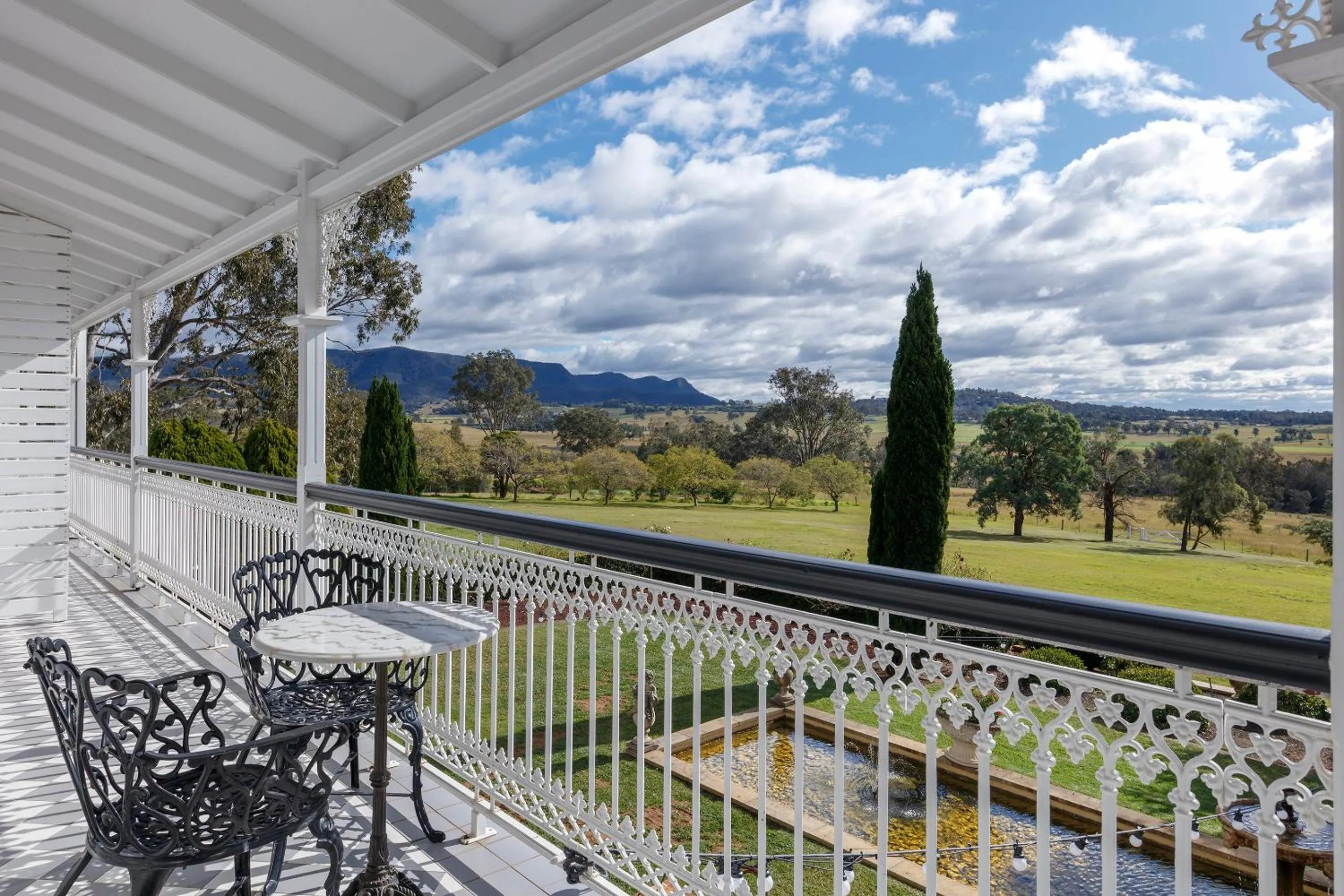 Photo of the whole room in voco® Kirkton Park Hunter Valley by IHG