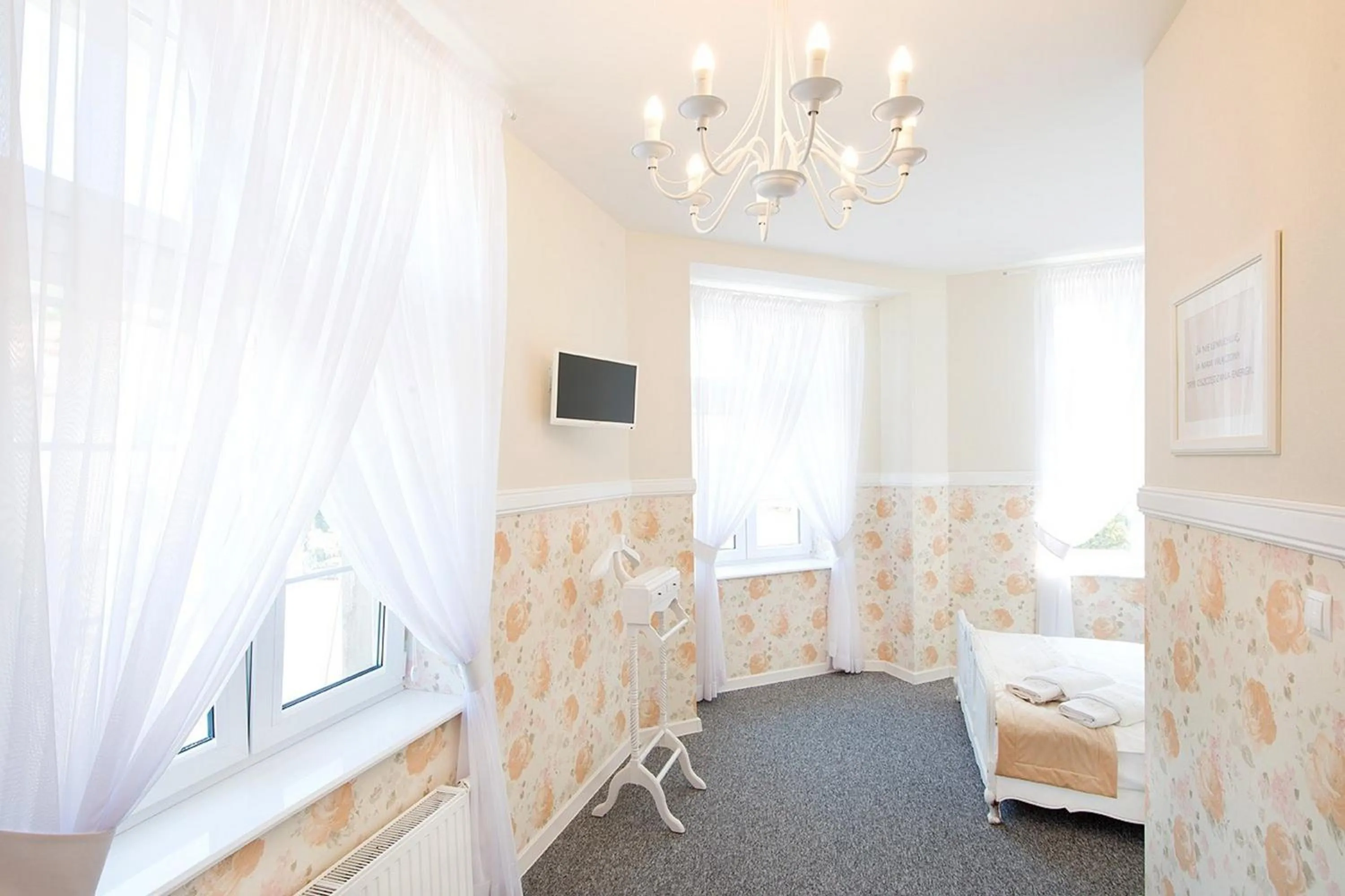 Logo/Certificate/Sign, Bed in Premium - Bed & Breakfast