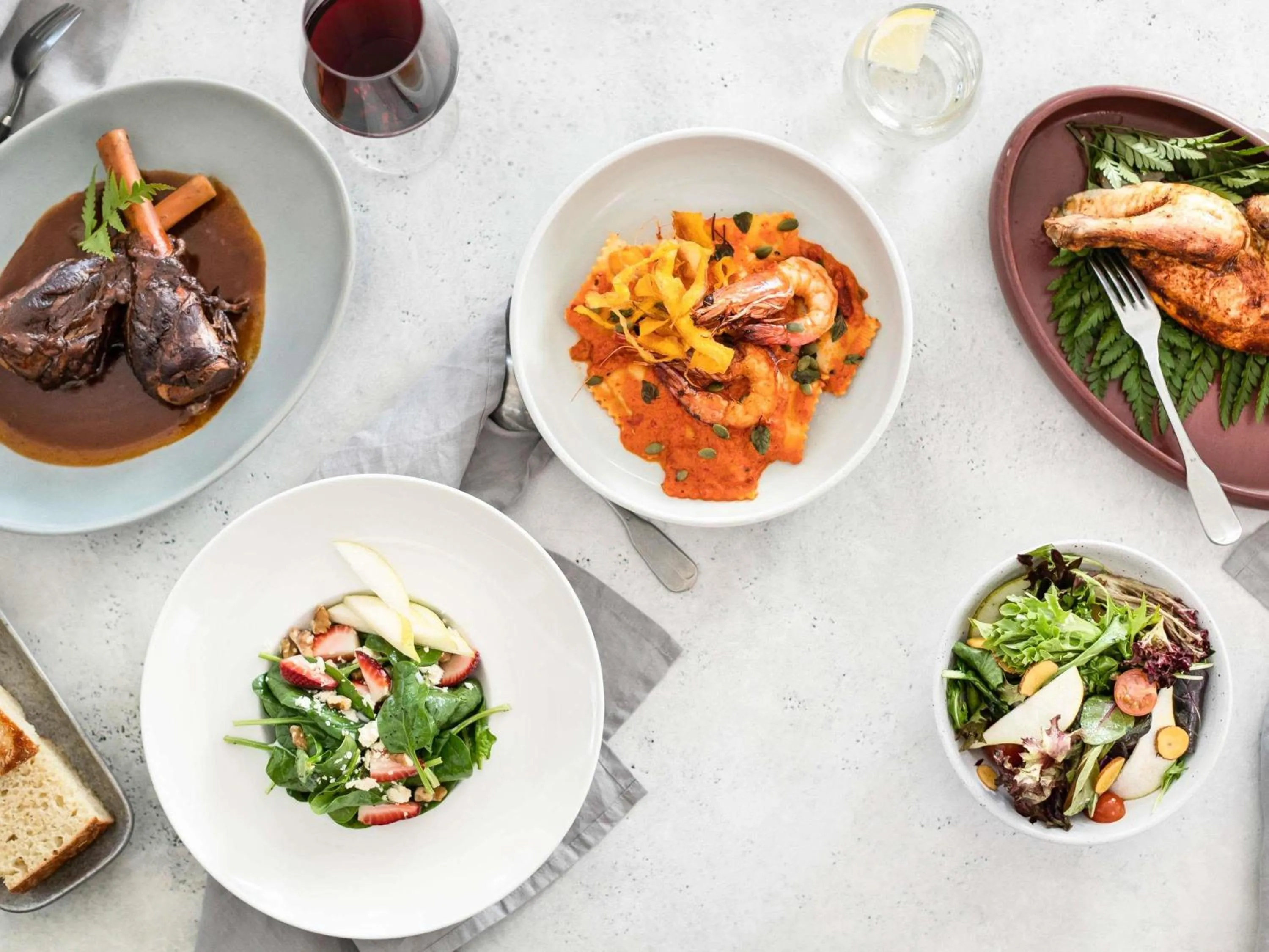 Restaurant/places to eat in Pullman Magenta Shores Resort