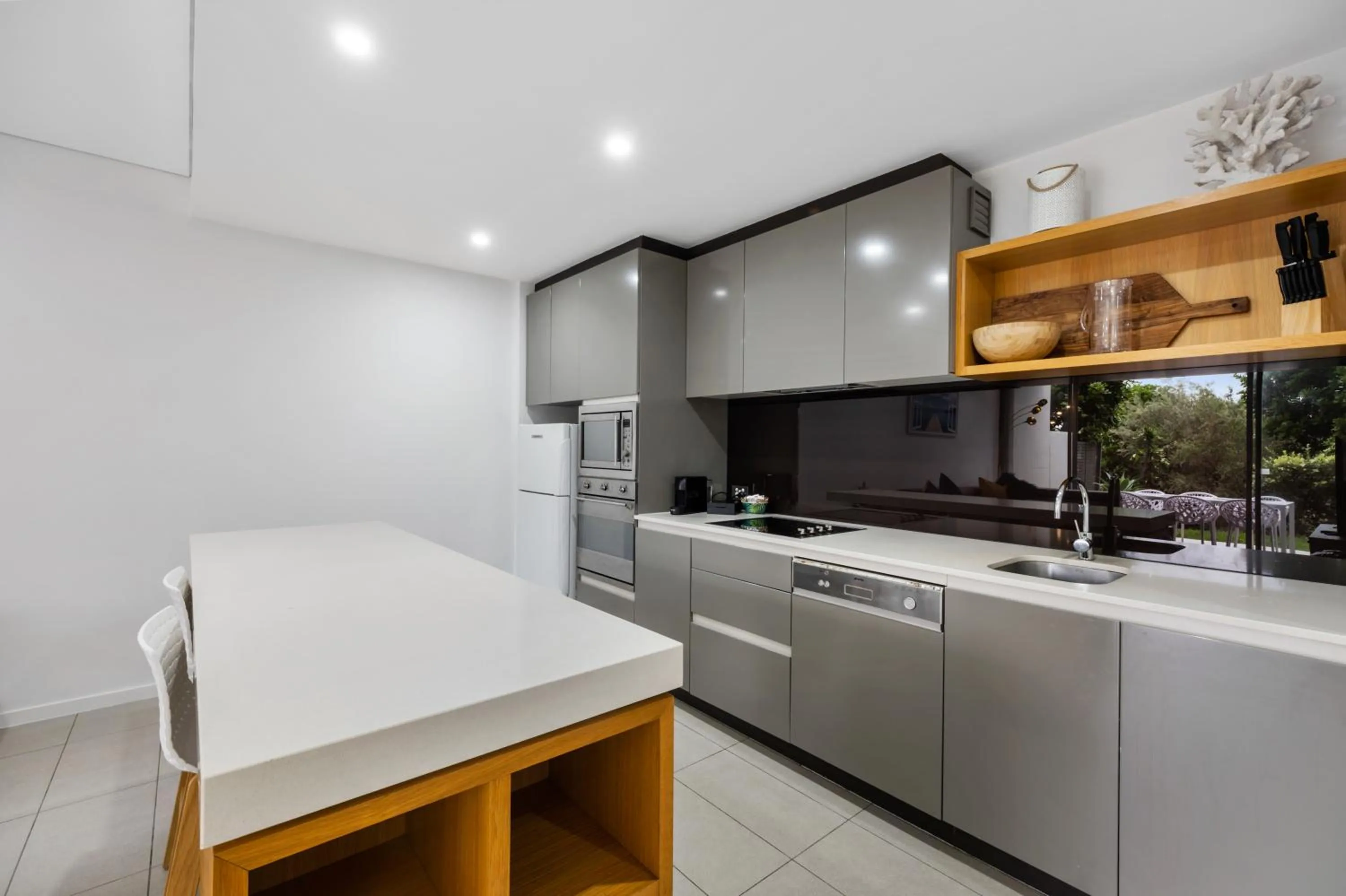 Kitchen or kitchenette in Pullman Magenta Shores Resort