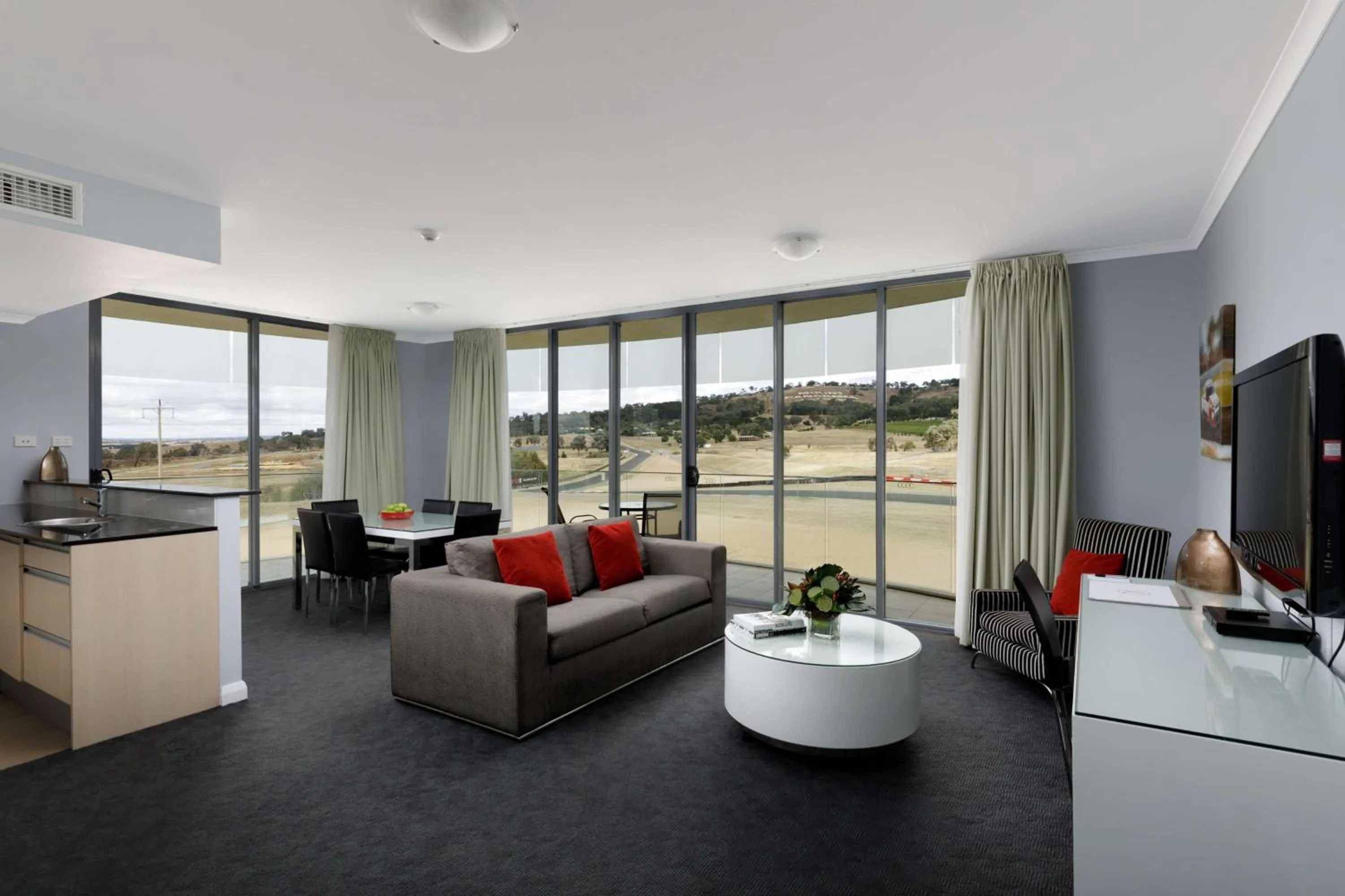 Photo of the whole room in Rydges Mount Panorama Bathurst