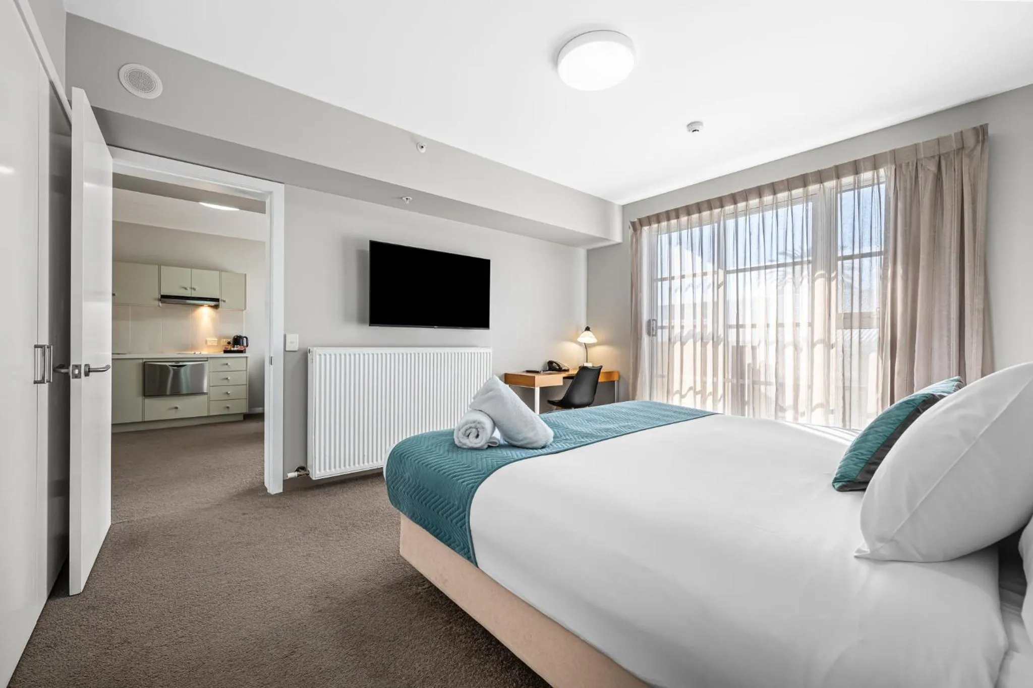 Bedroom, Bed in Deep Blue Hotel & Hot Springs