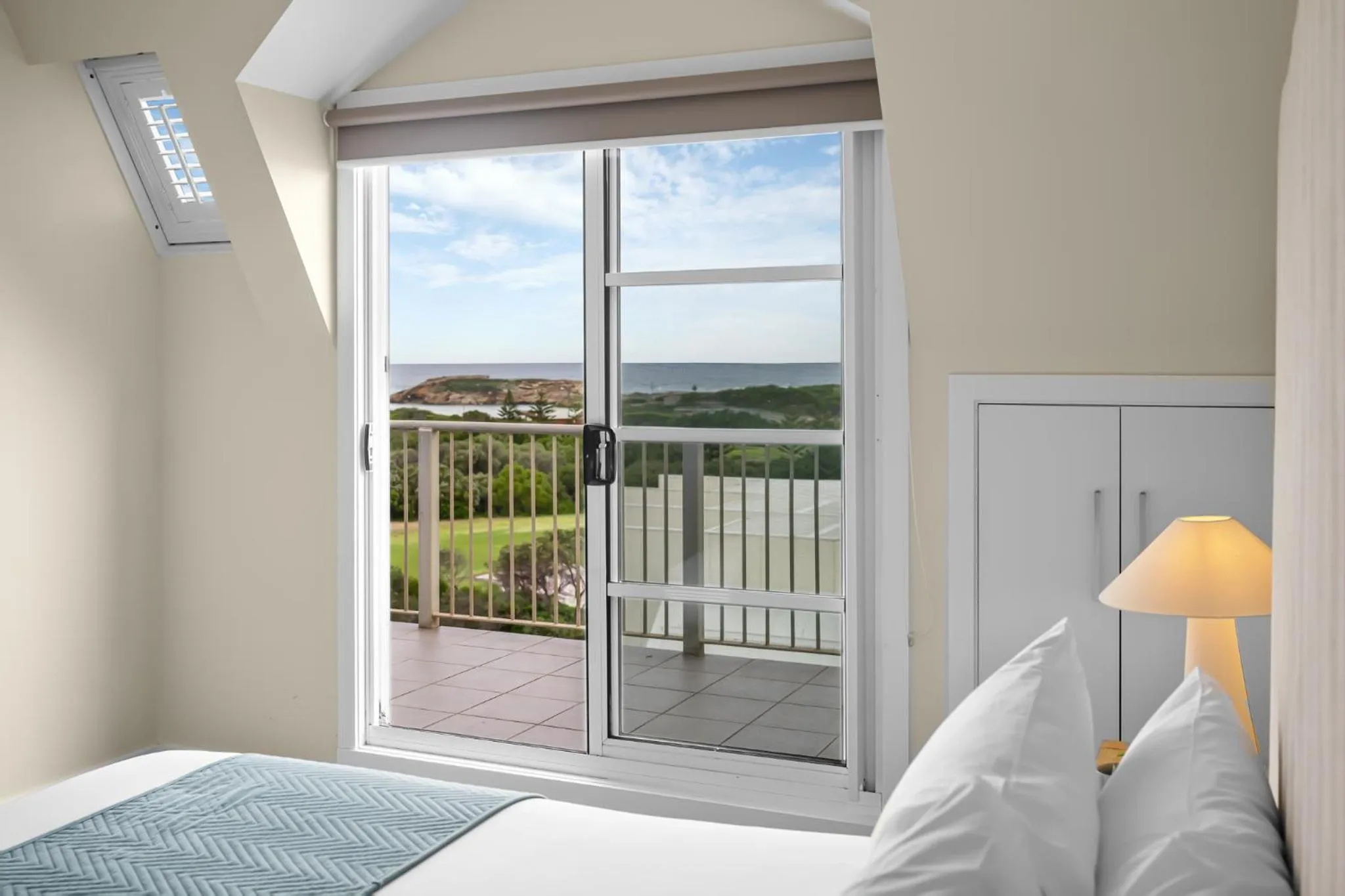 Bed in Deep Blue Hotel & Hot Springs