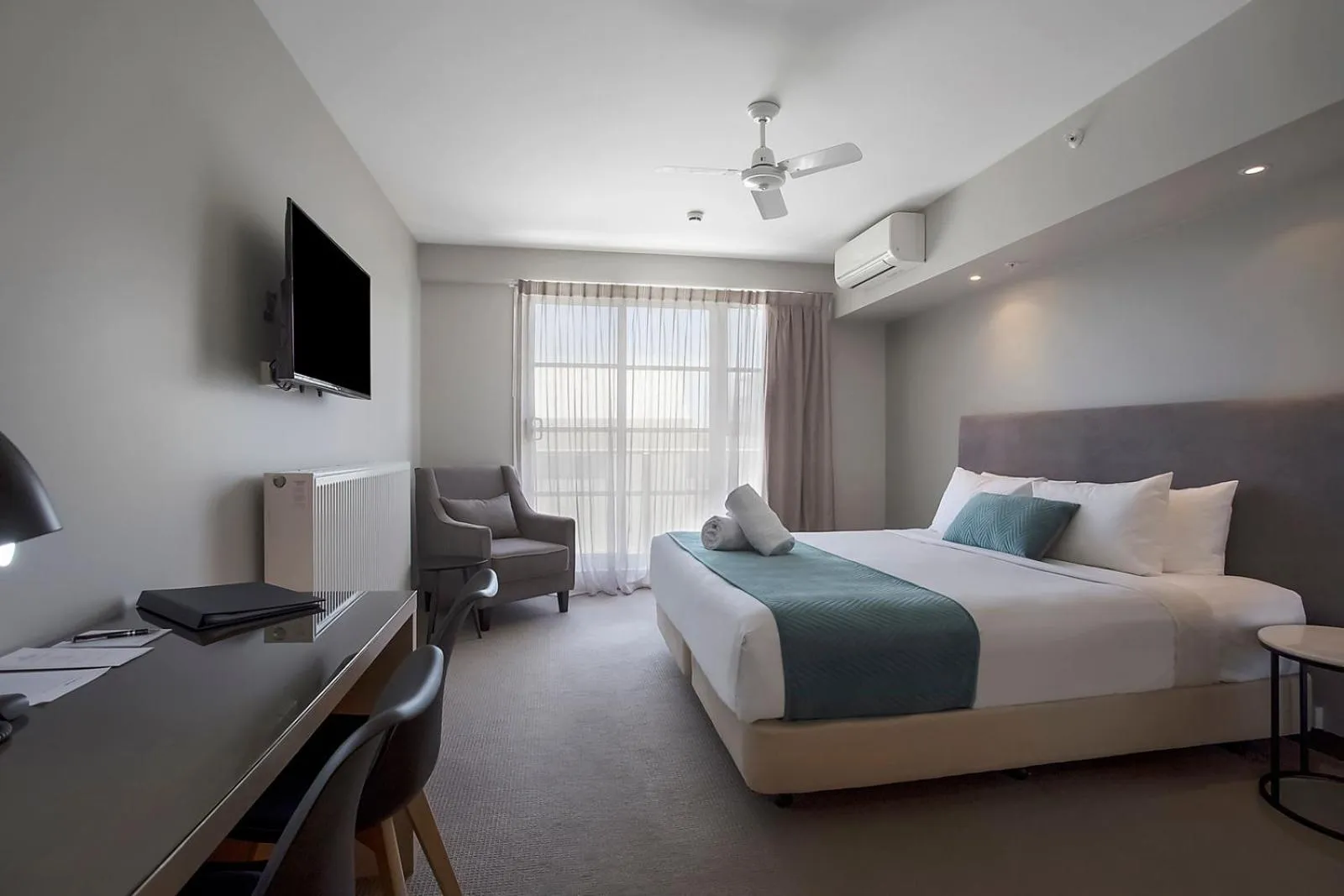 Premium King Studio in Deep Blue Hotel & Hot Springs