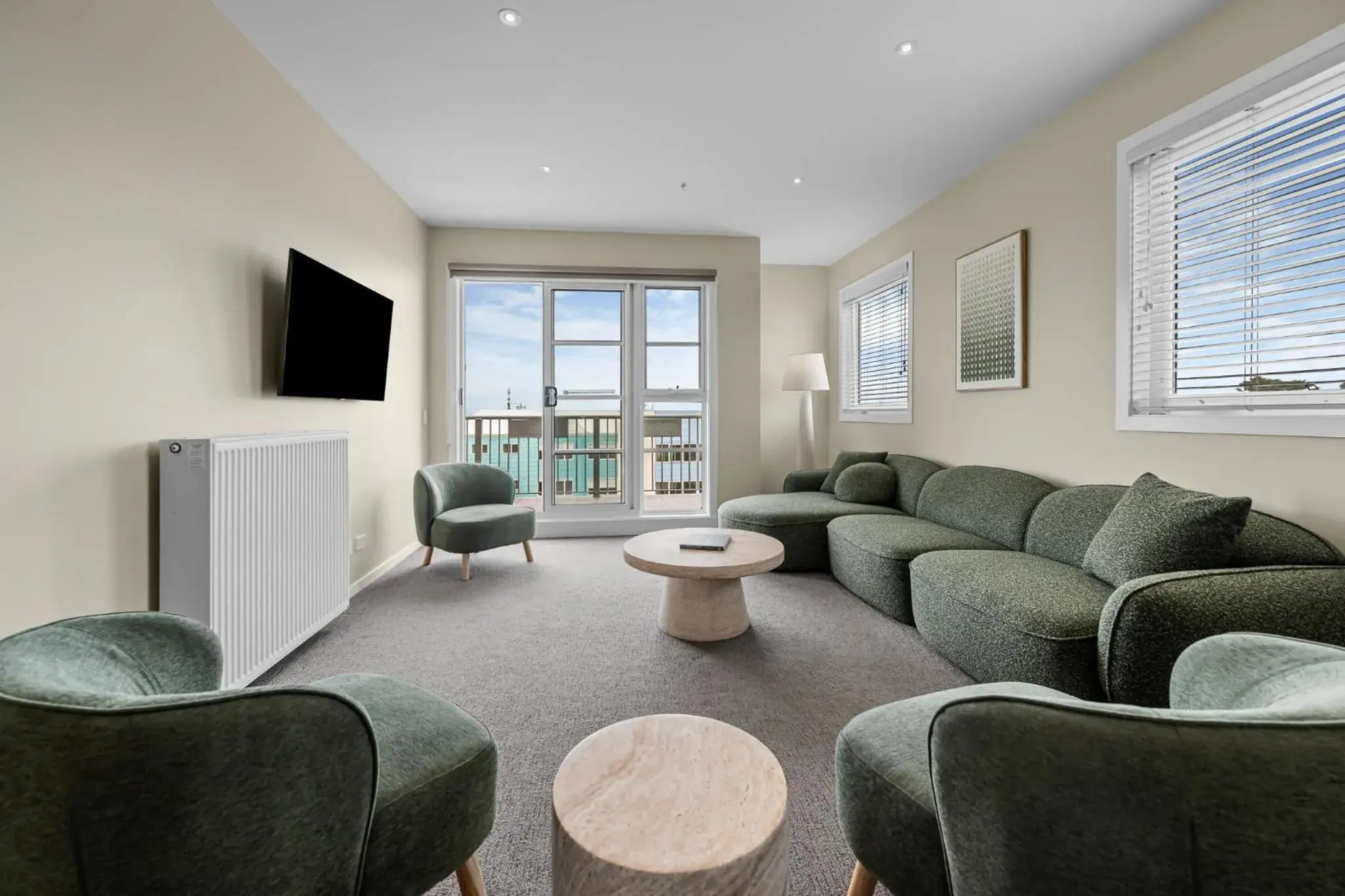 Three-Bedroom Apartment with Sea View in Deep Blue Hotel & Hot Springs Three-Bedroom Apartment with Sea View in Deep Blue Hotel & Hot Springs