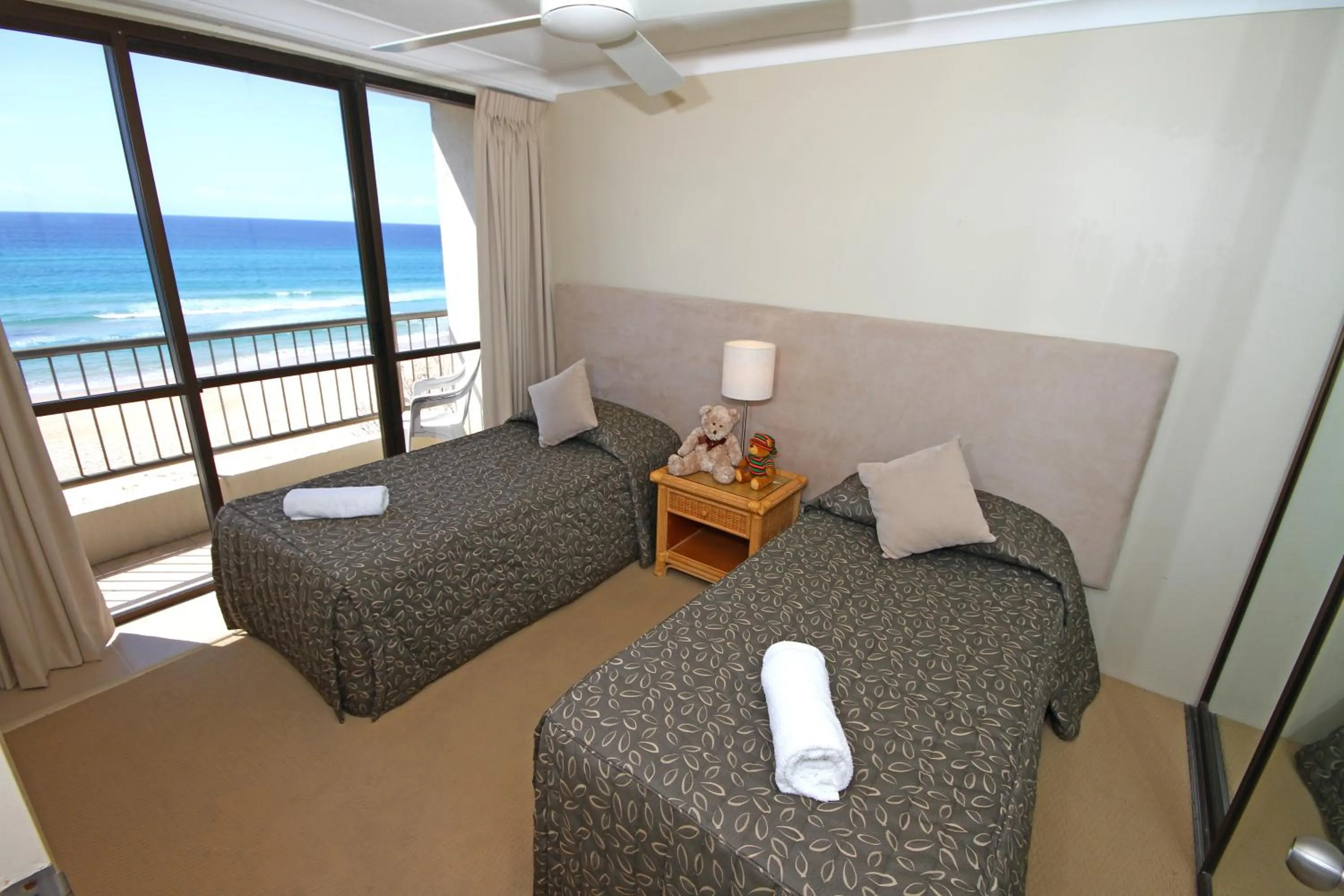 View (from property/room), Bed in San Simeon Beachfront Apartments Tugun