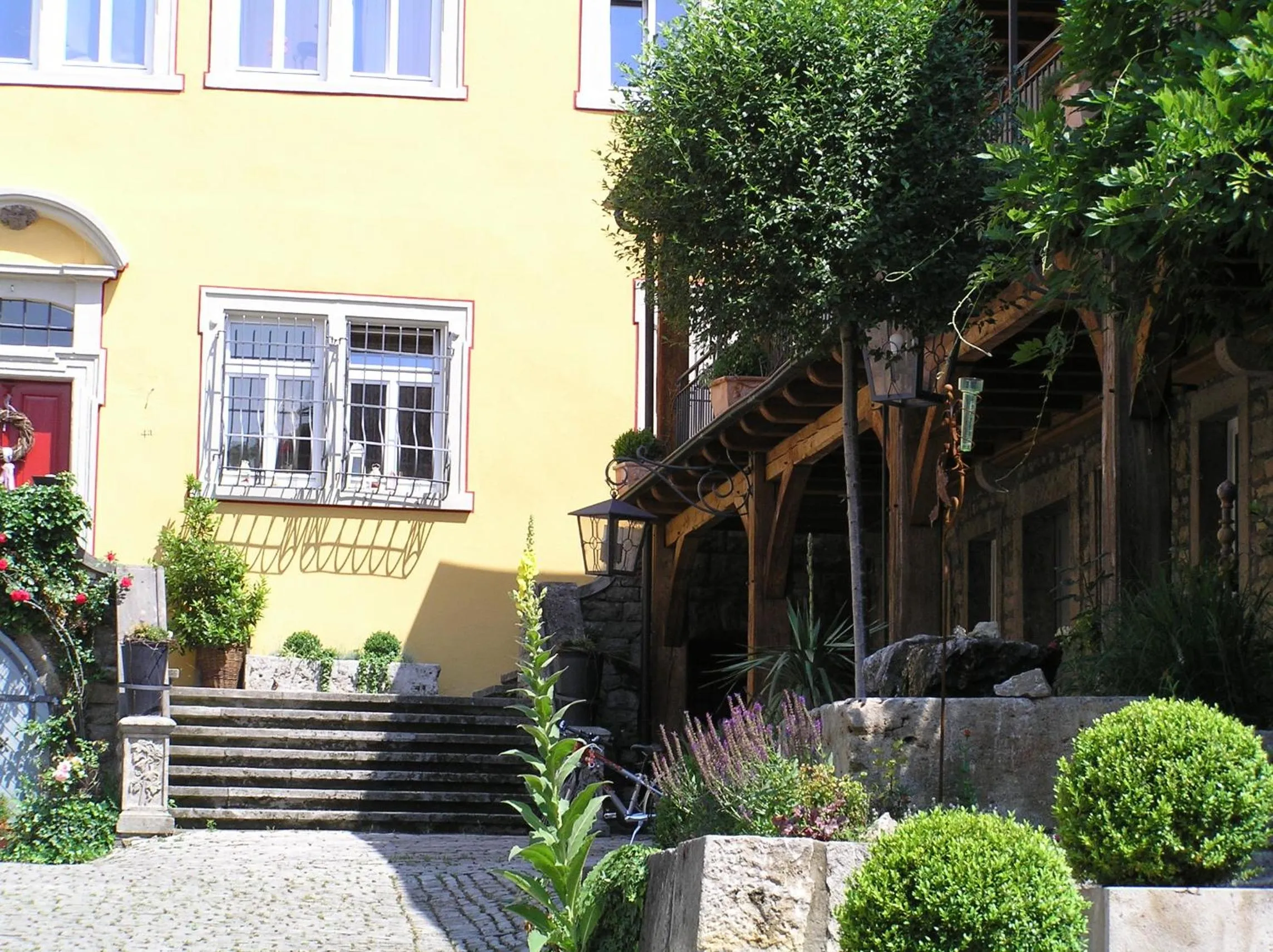 Facade/entrance in Hotel / Weingut Meintzinger