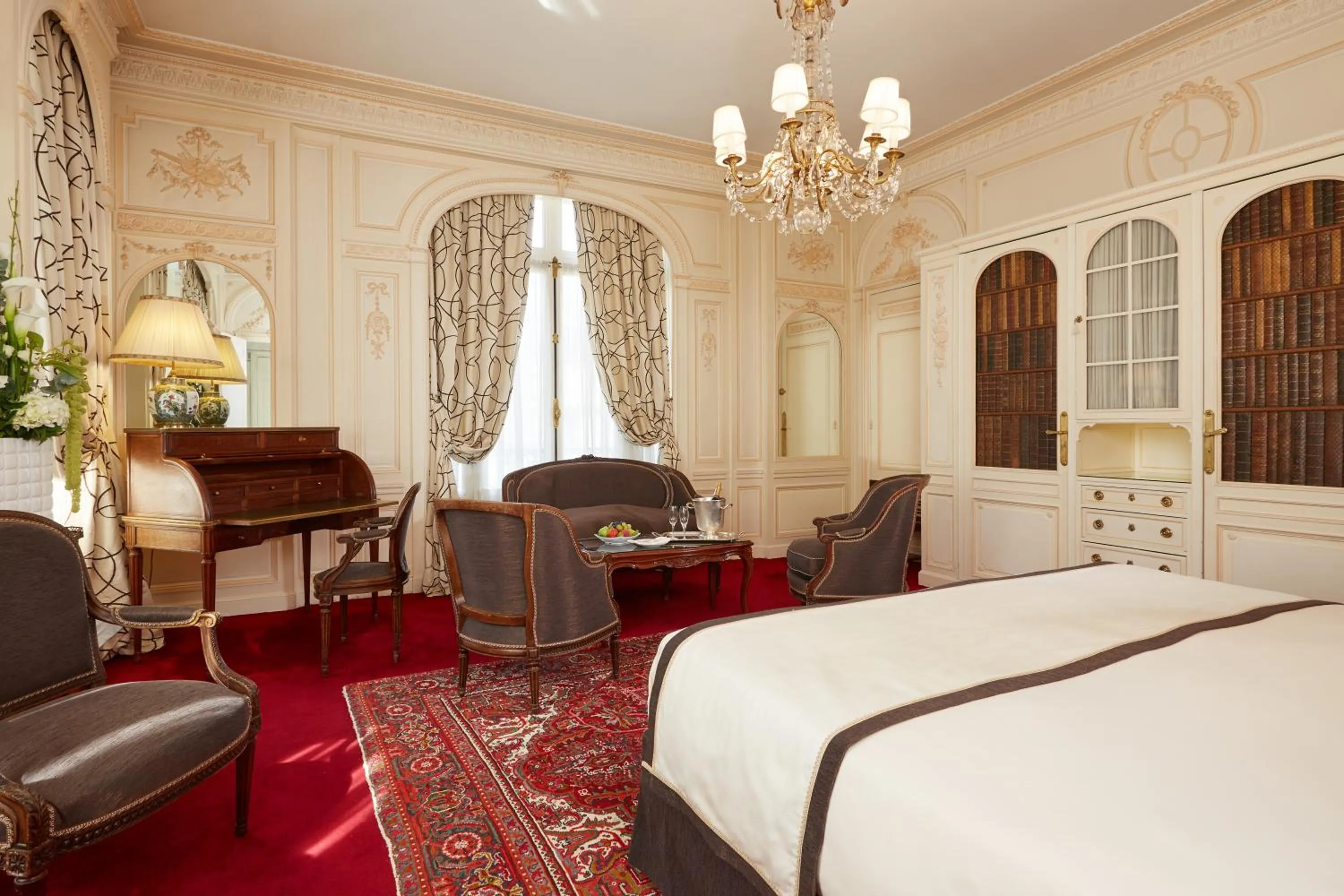 Photo of the whole room in Hôtel Raphael