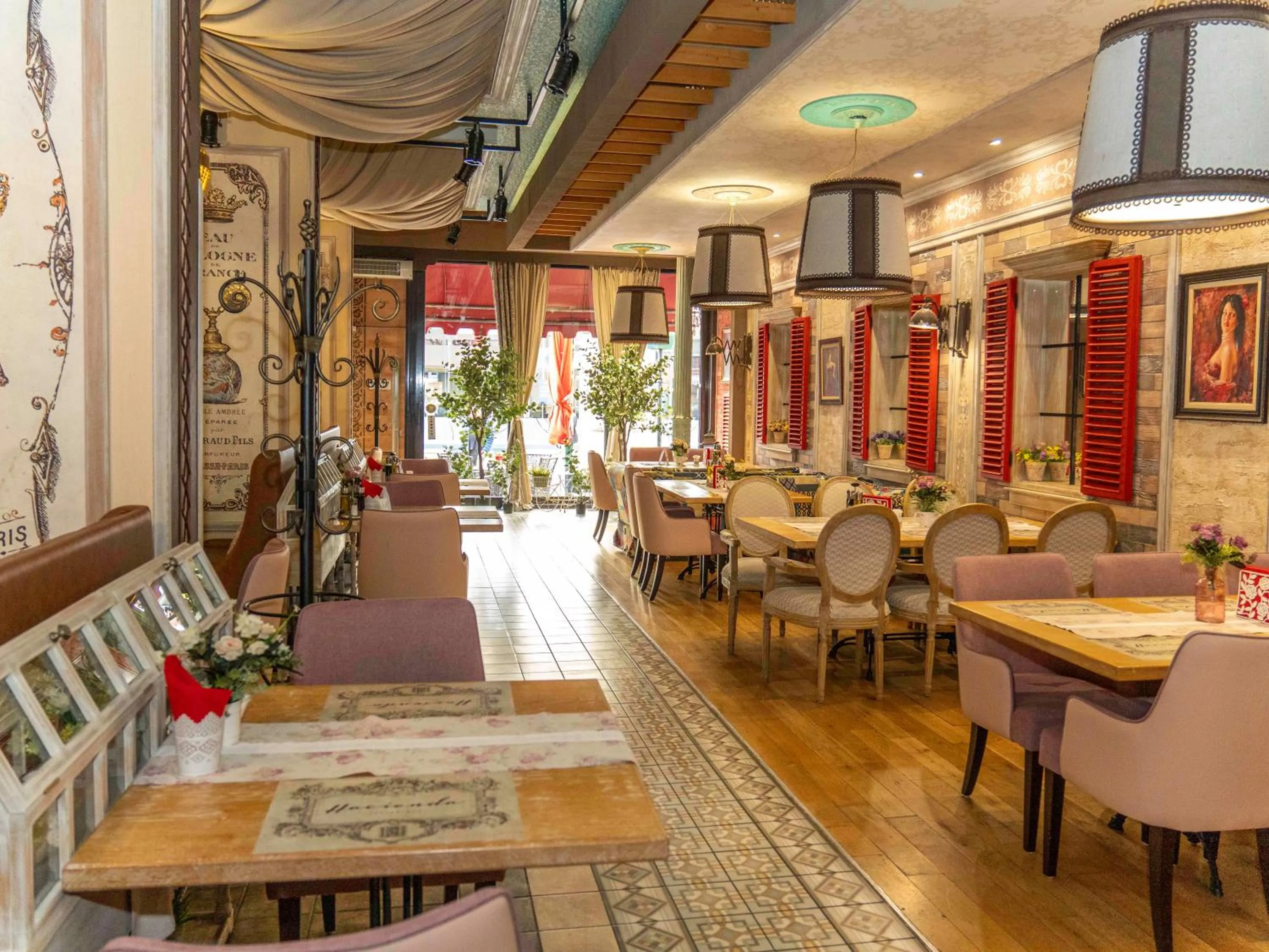 Cosmopolitan Hotel & Wellness