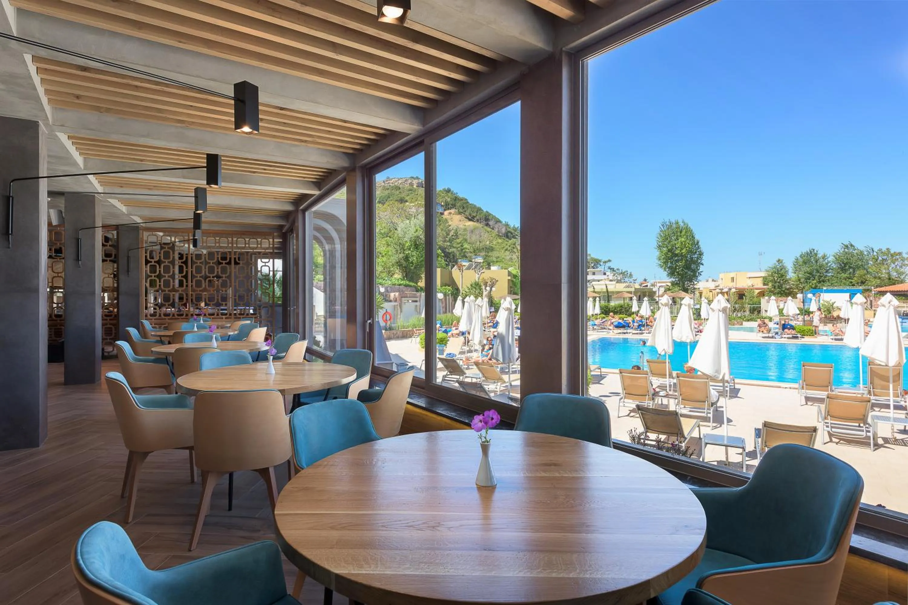 Restaurant/places to eat in Olympic Palace Hotel