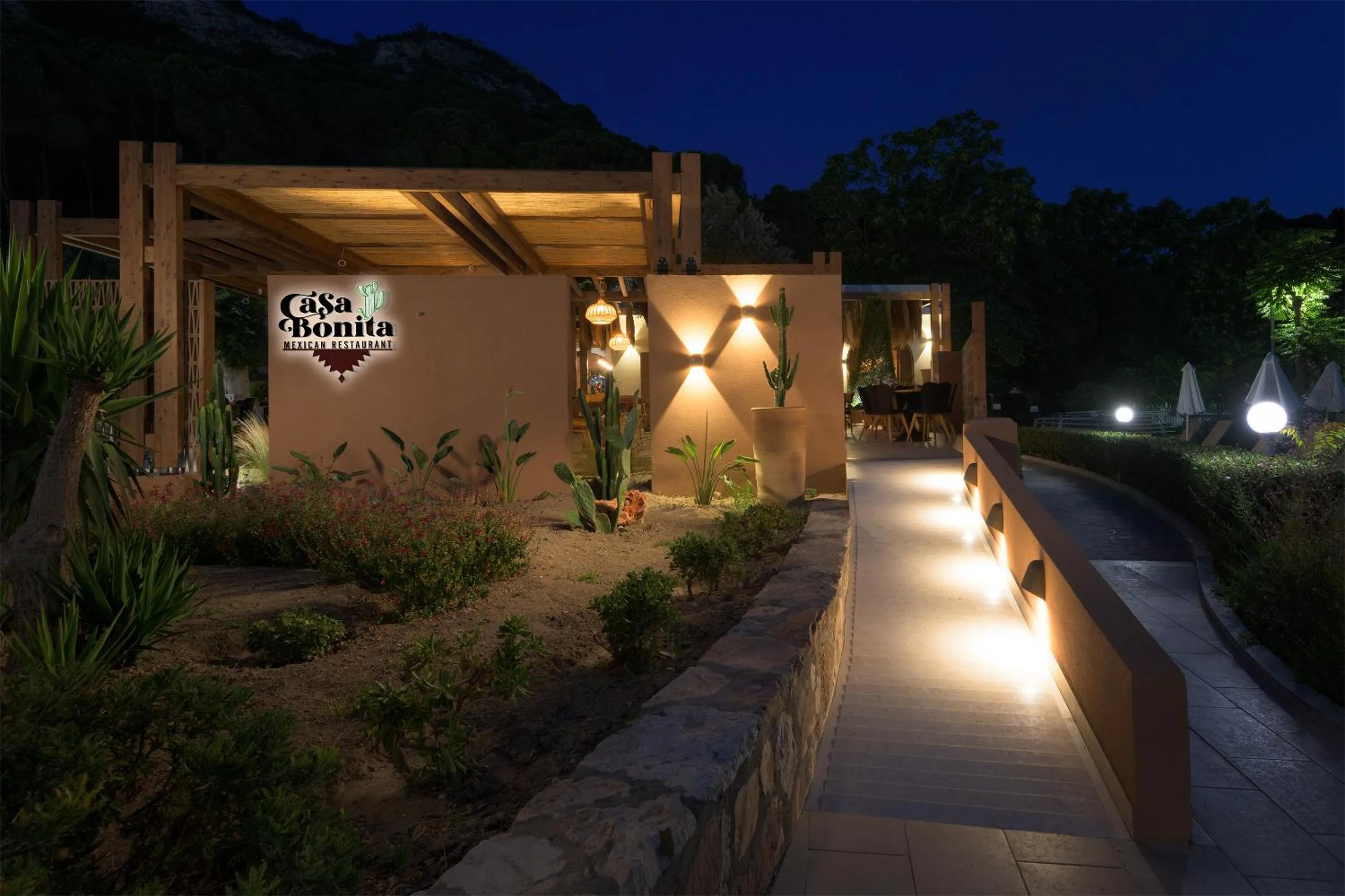 Restaurant/places to eat in Olympic Palace Hotel