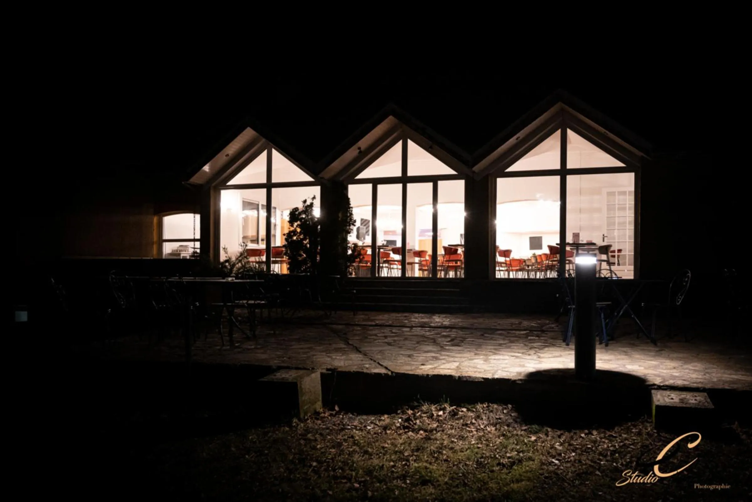 Restaurant/places to eat in Hôtel Causse Comtal Rodez, The Originals Relais