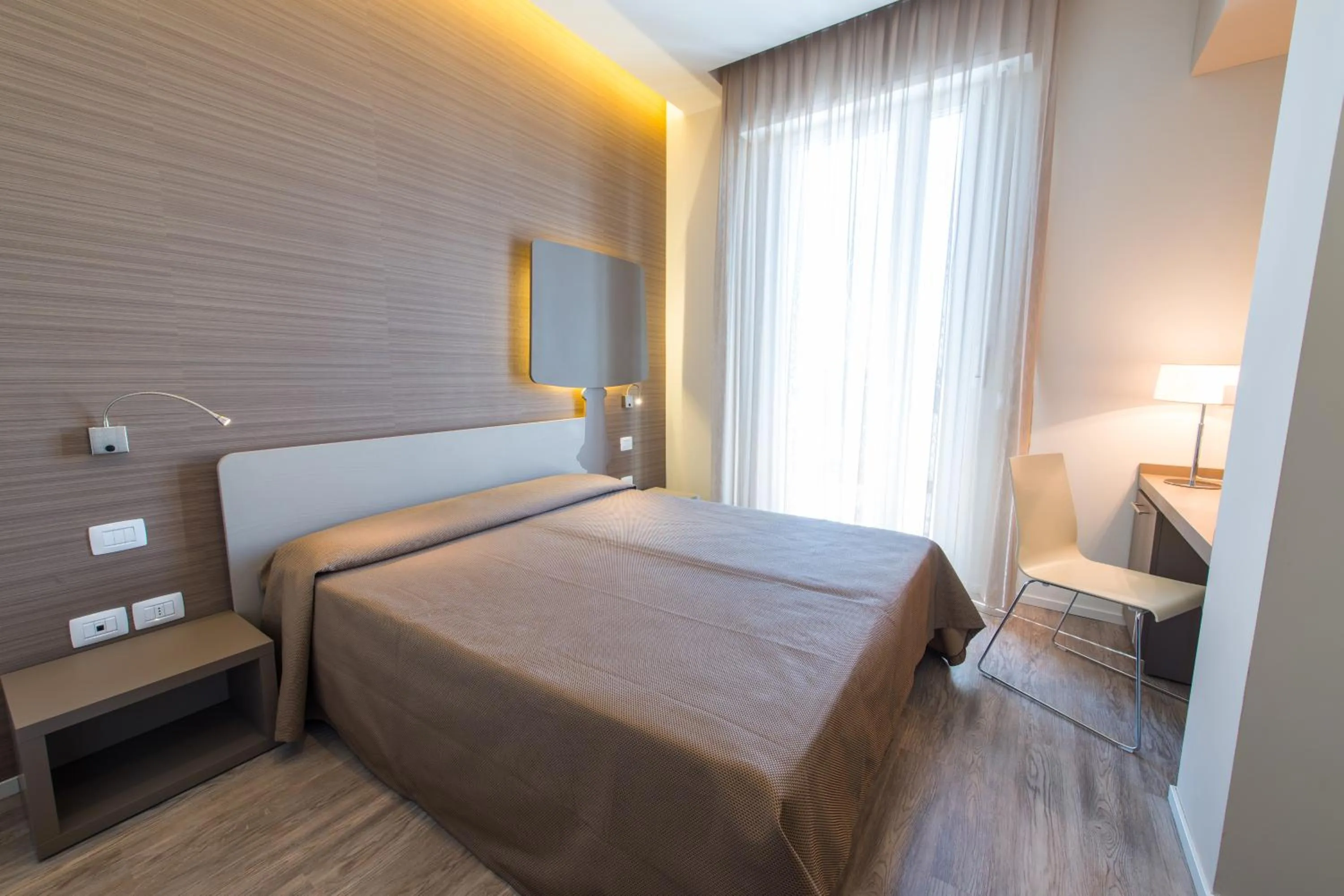 Photo of the whole room, Bed in Hotel 2000