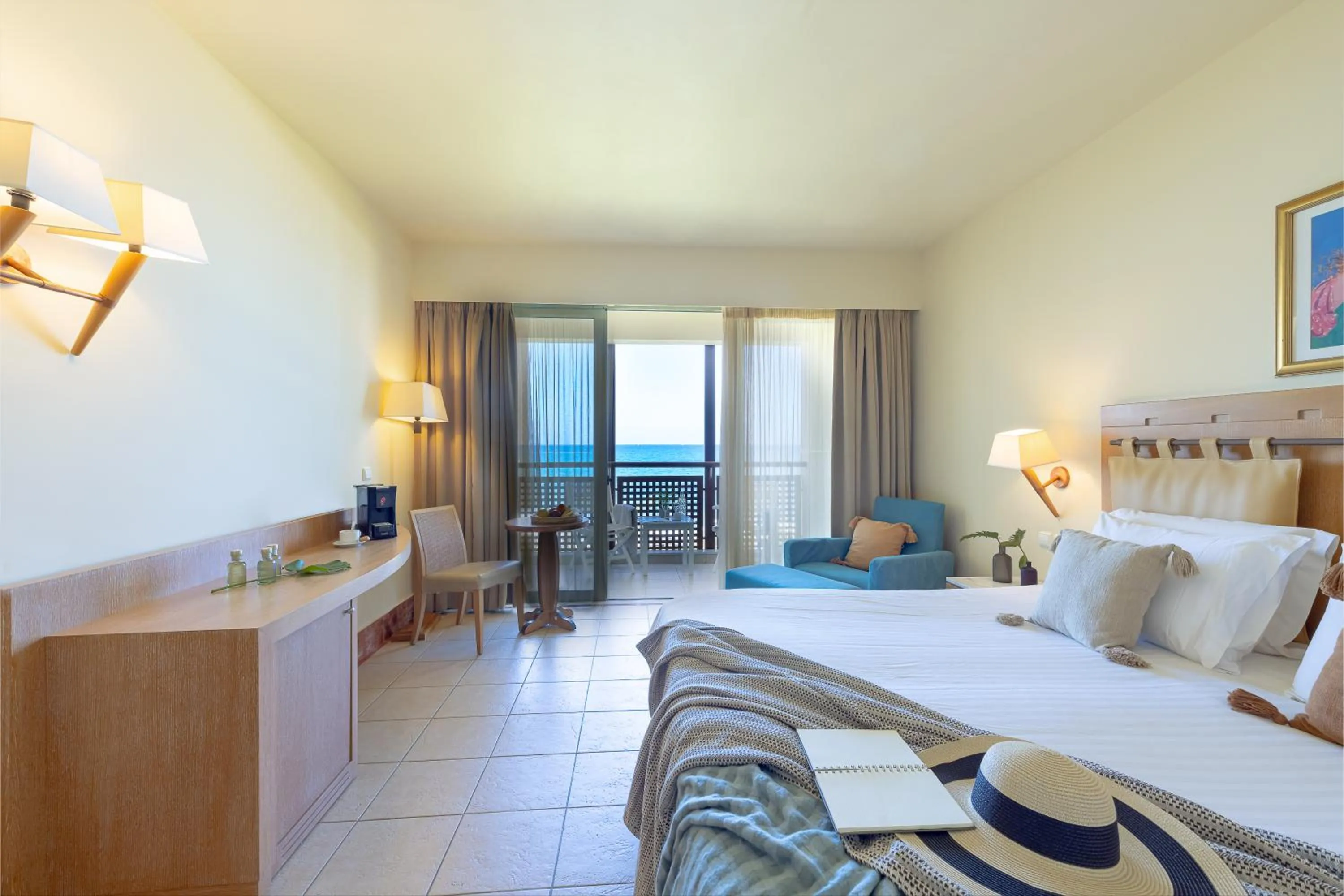 Bed in Giannoulis - Santa Marina Plaza (Adults Only)
