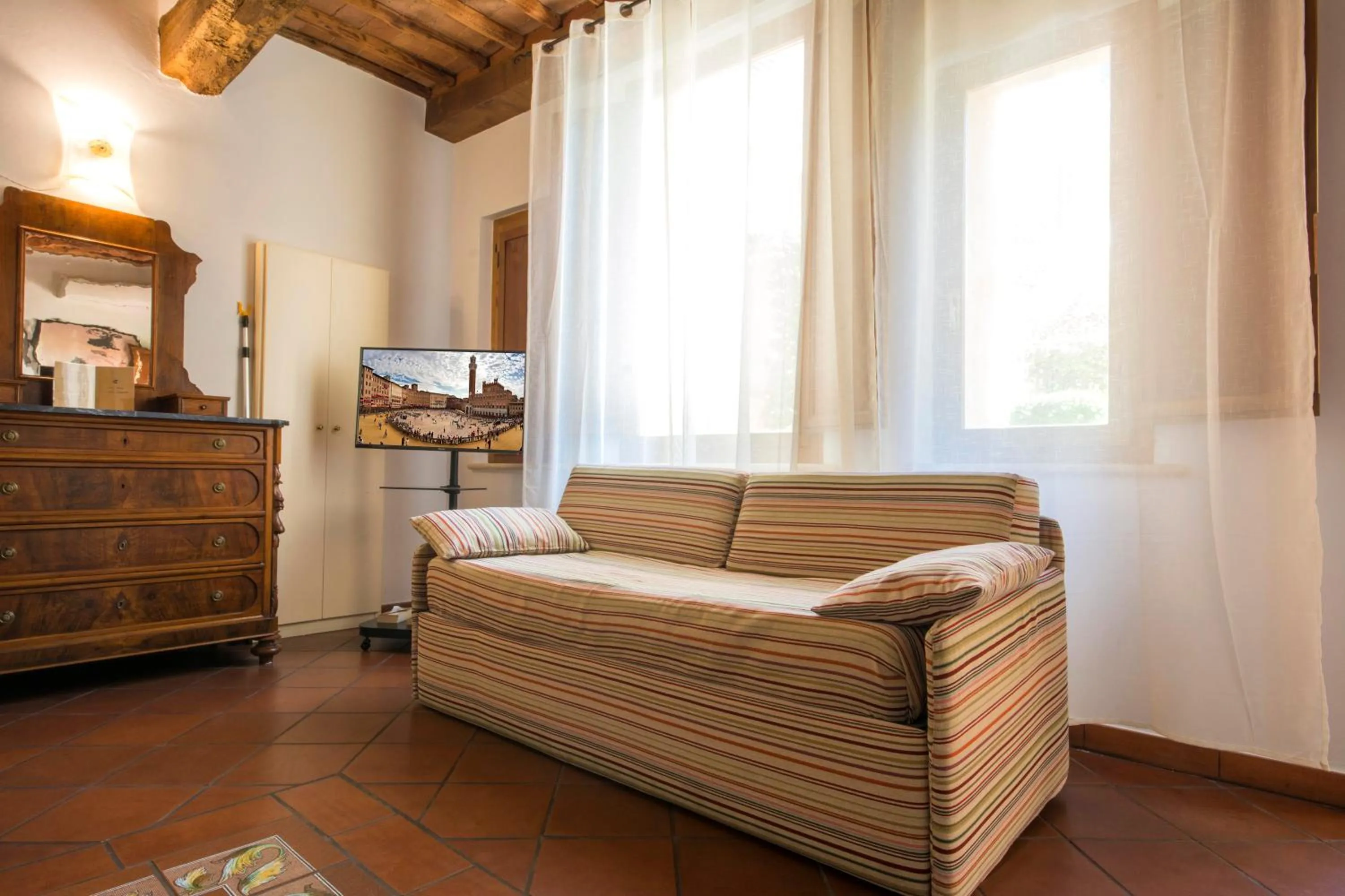 Photo of the whole room in Piazza Paradiso Accommodation