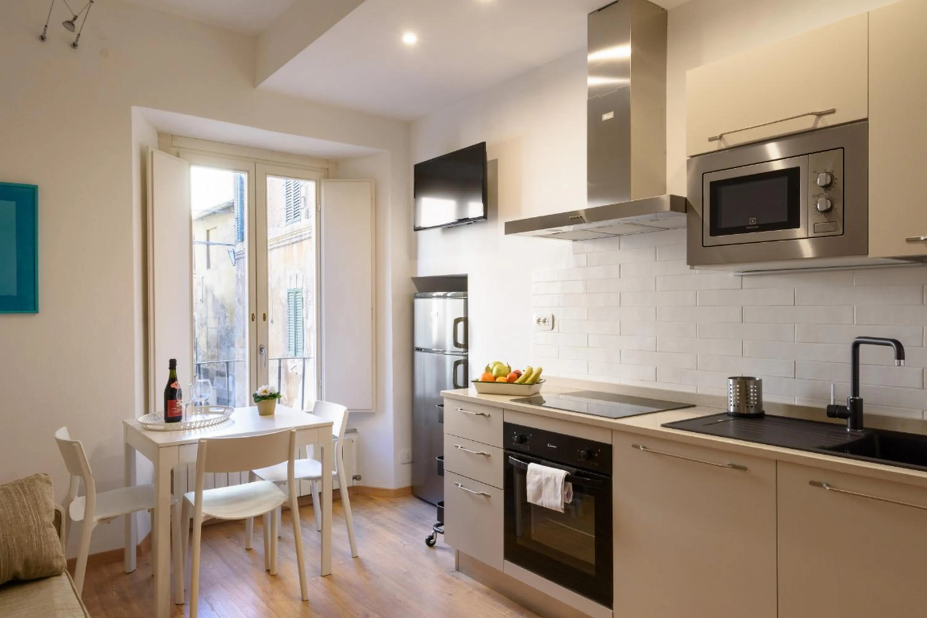 Kitchen or kitchenette in Piazza Paradiso Accommodation