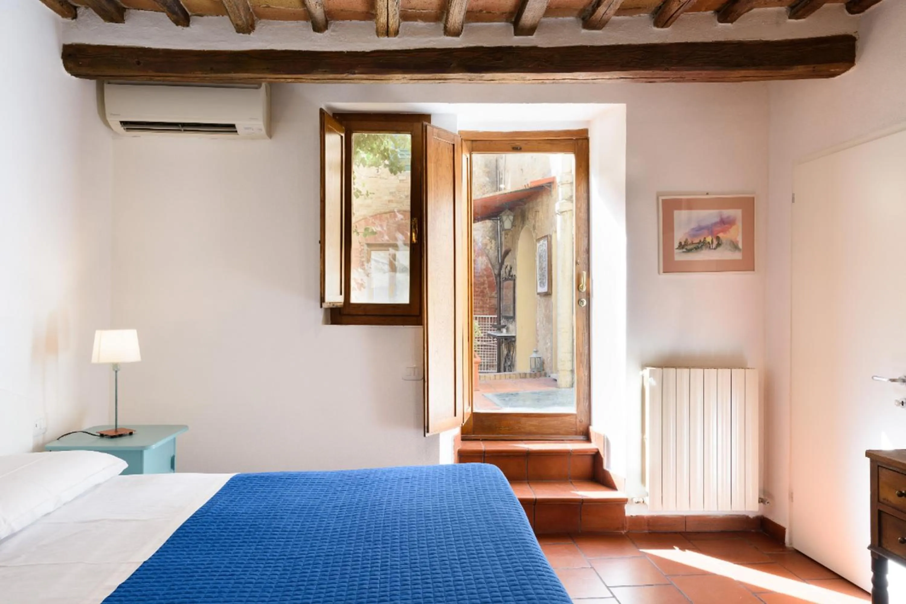 Photo of the whole room, Bed in Piazza Paradiso Accommodation