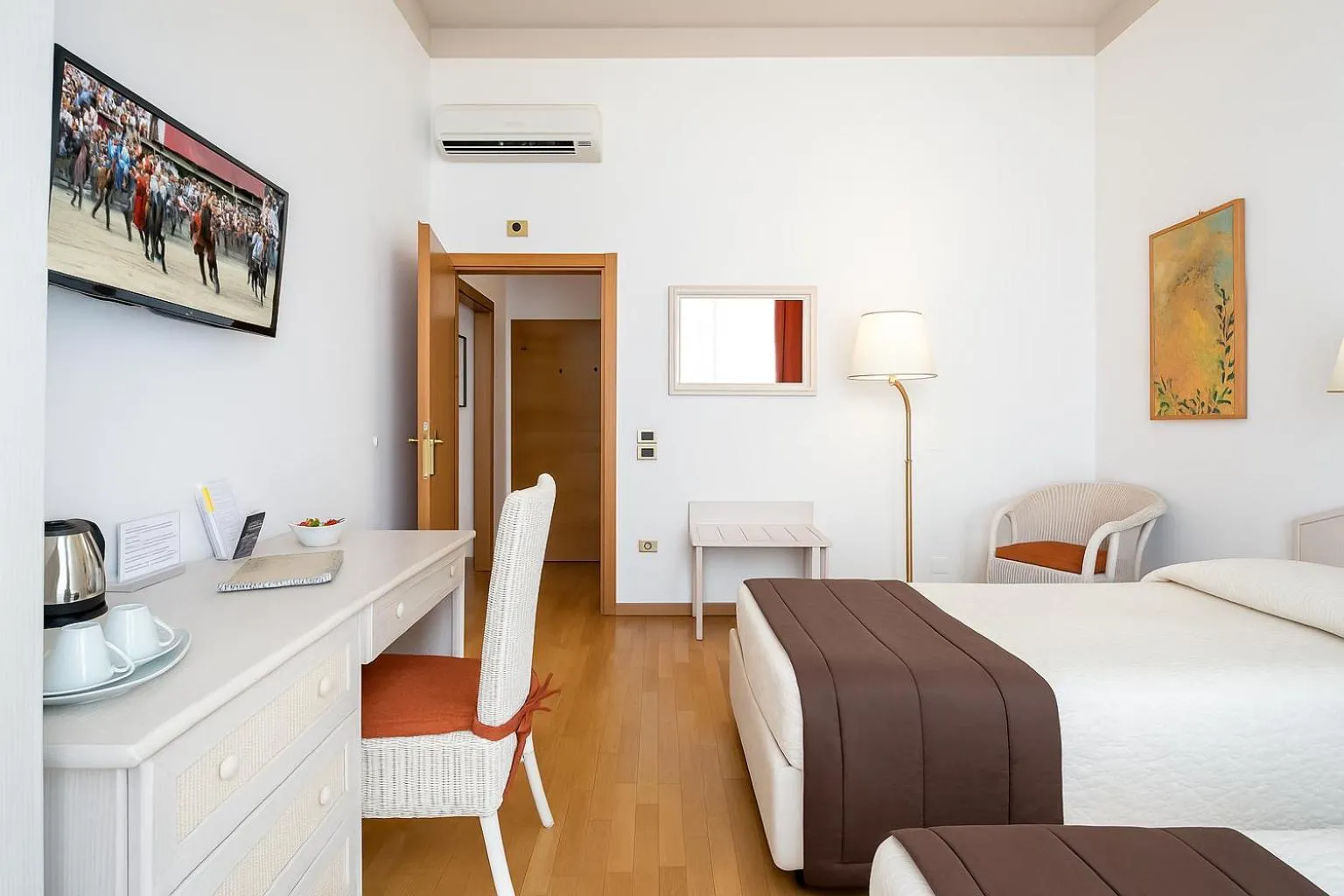 Bed in Piazza Paradiso Accommodation