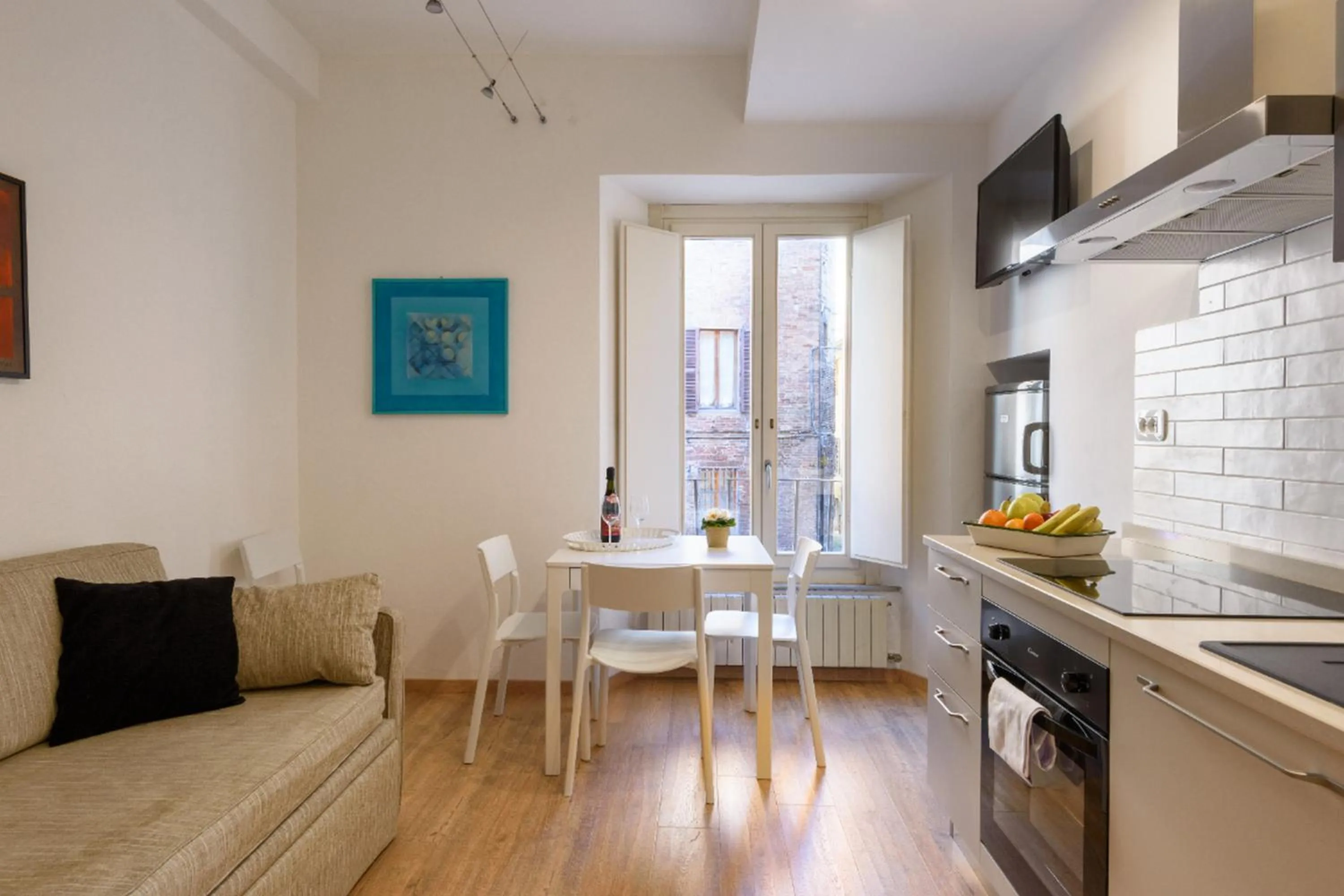 Kitchen or kitchenette in Piazza Paradiso Accommodation