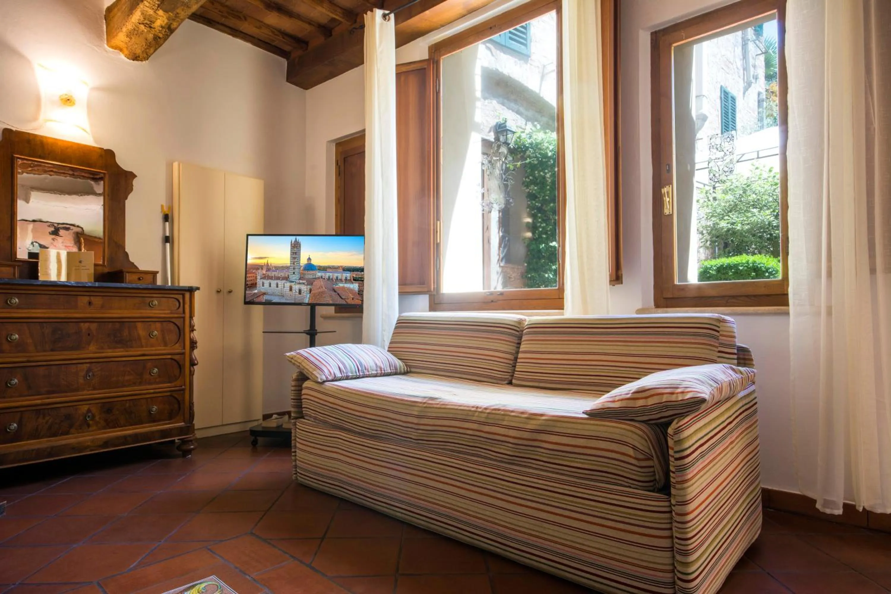 Photo of the whole room in Piazza Paradiso Accommodation