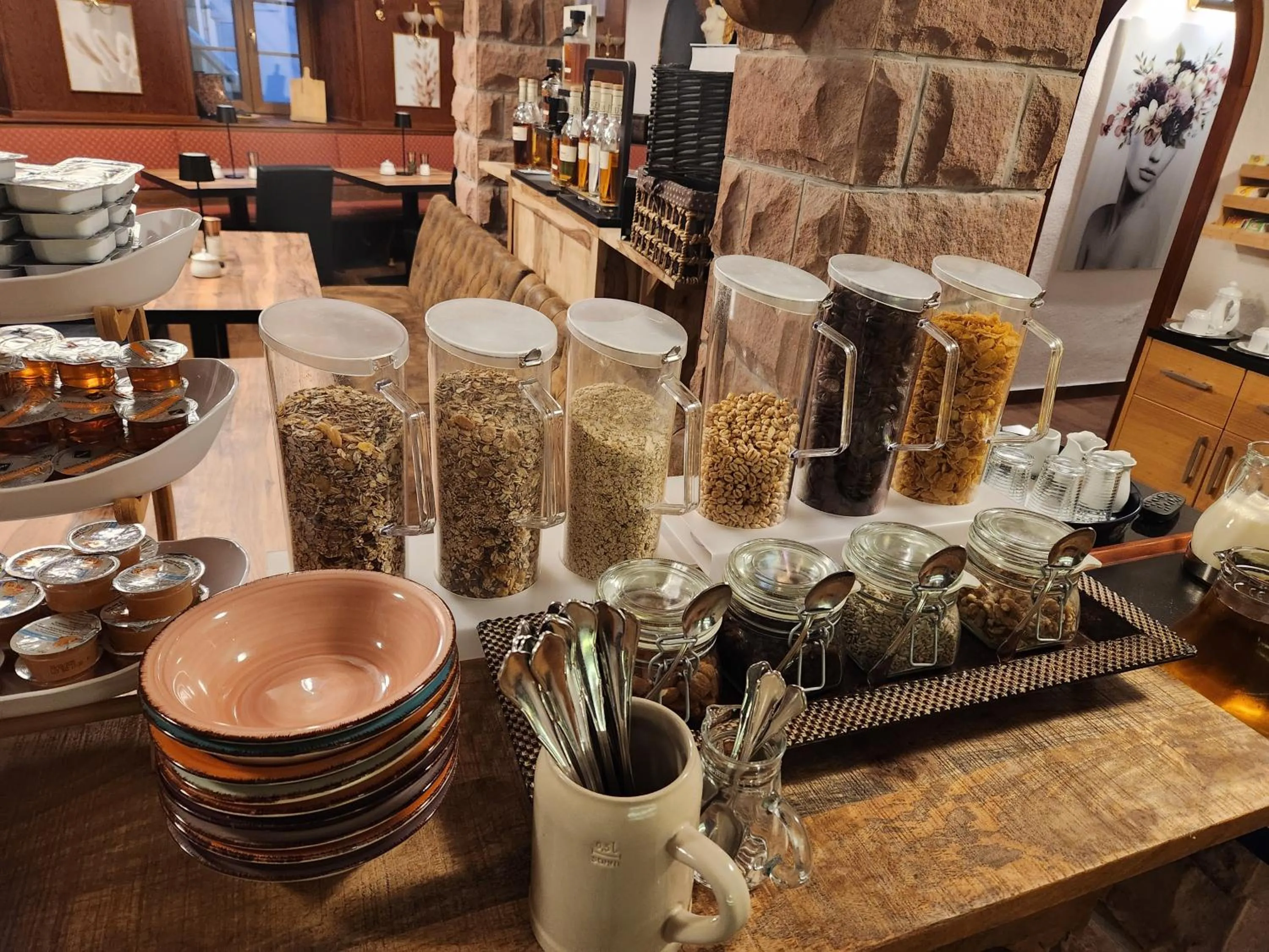 Buffet breakfast in Hotel Rose Heidelberg inklusive Frühstück, Saunanutzung und Parkplätze nach Verfügbarkeit