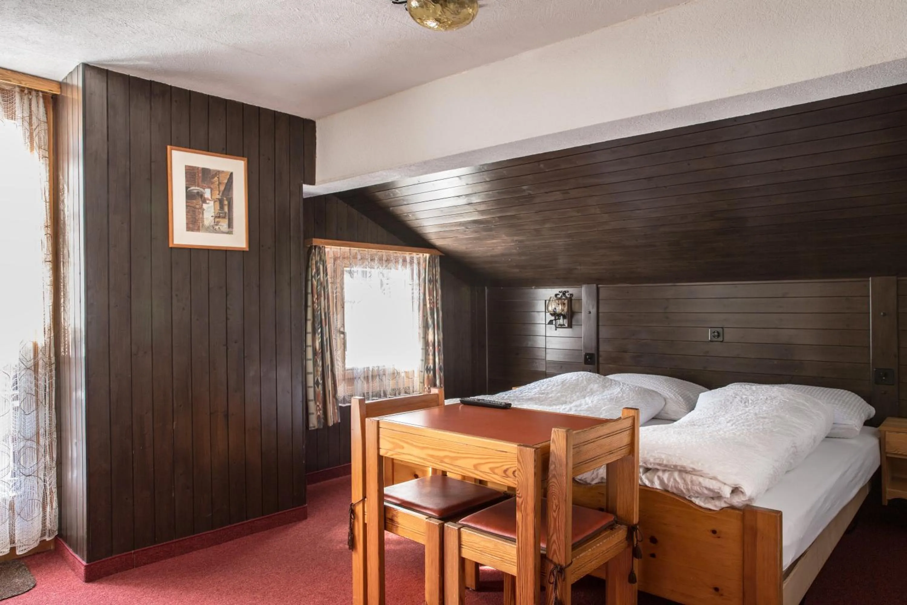 Bedroom, Bed in Hotel Burgener