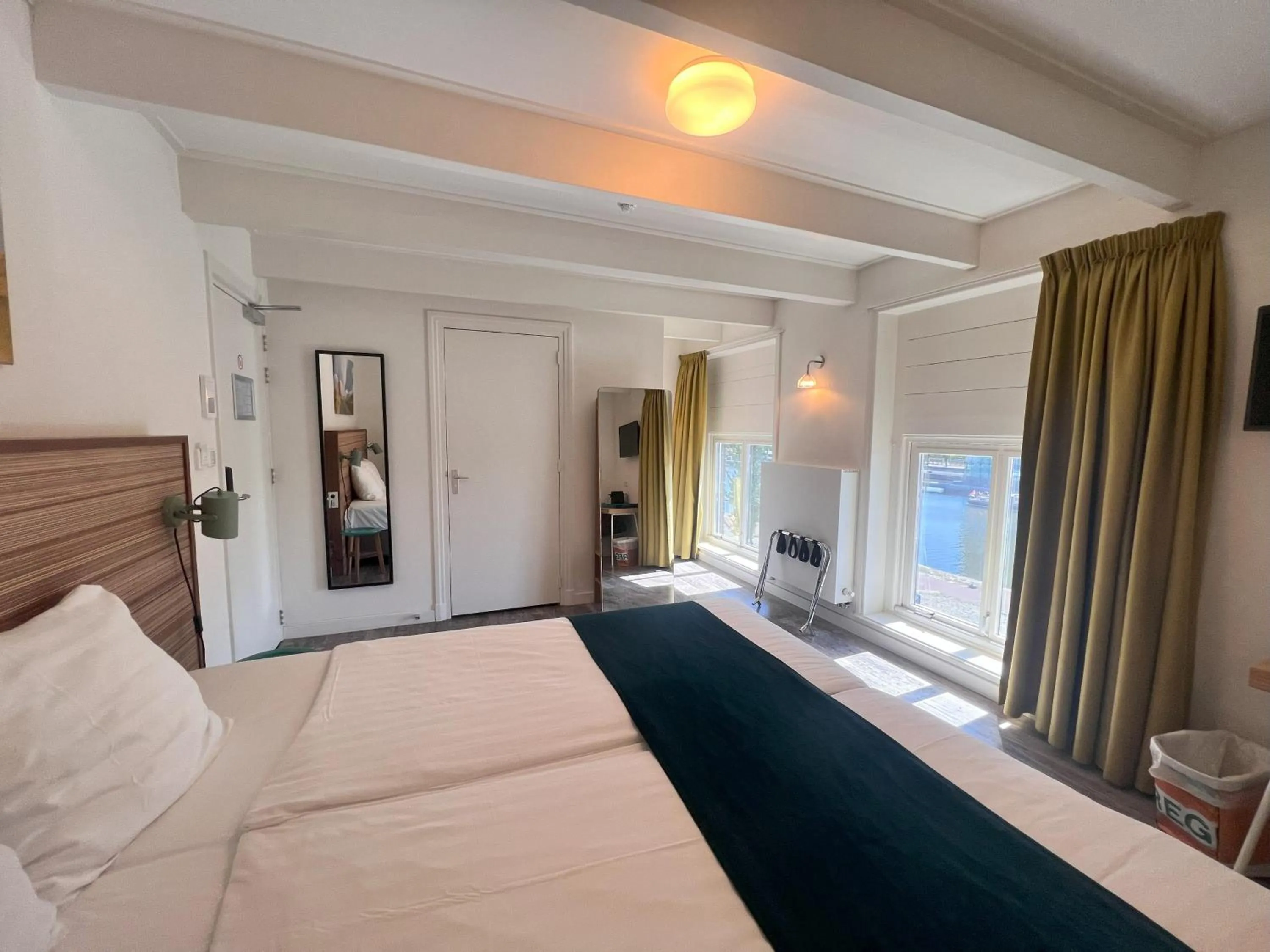 Bed in Hotel Loskade 45