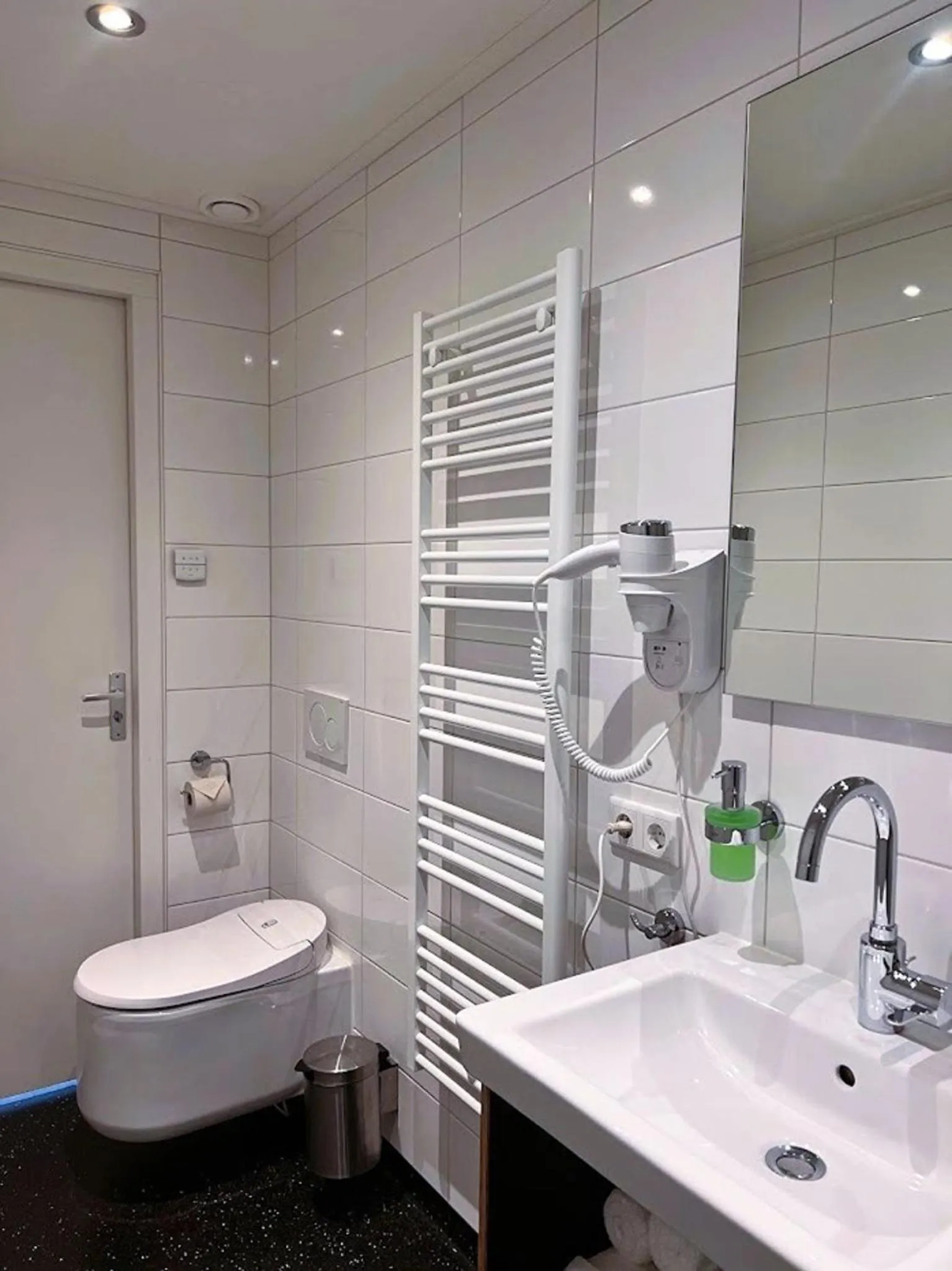 Toilet in Hotel Loskade 45