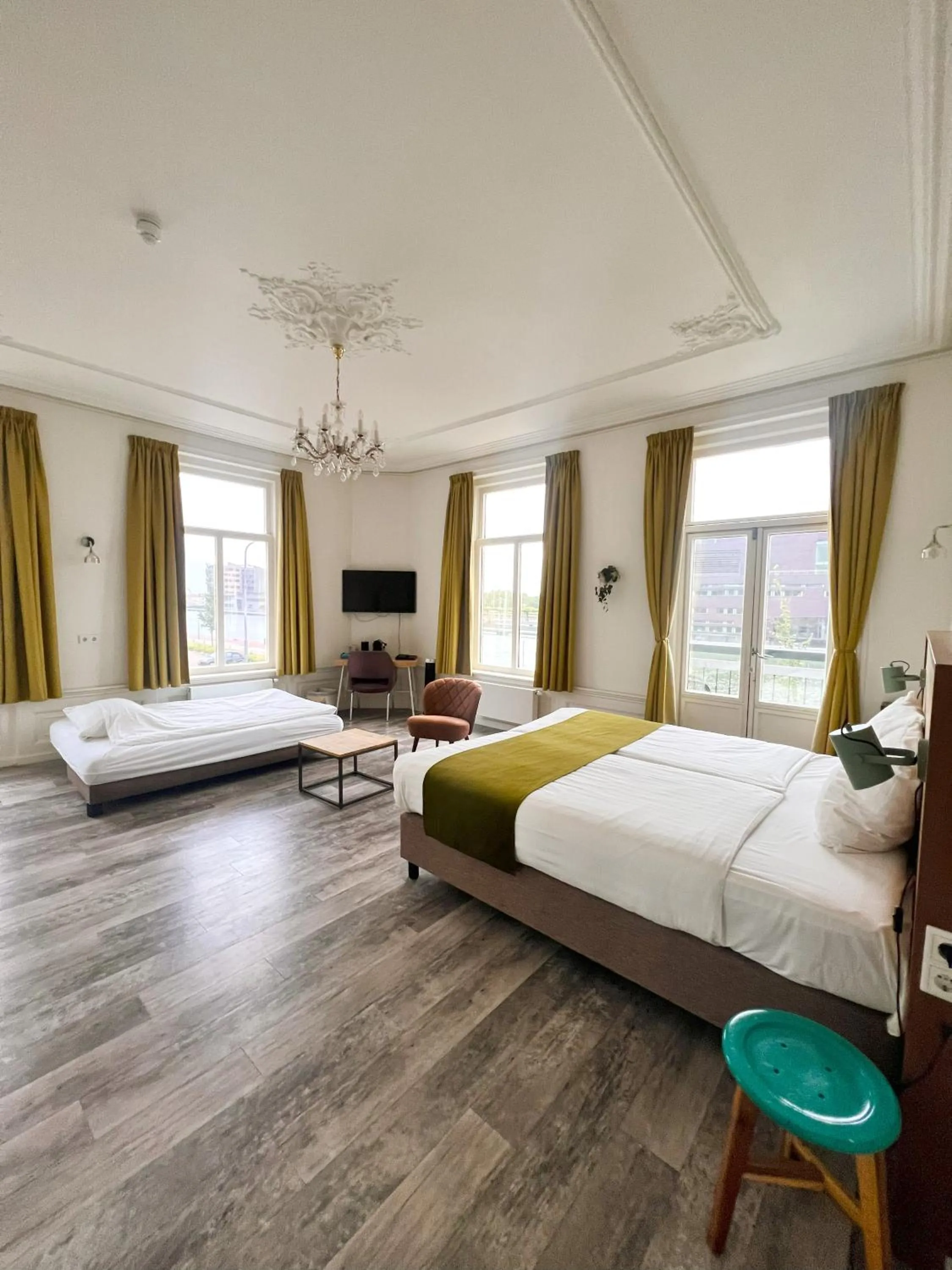 Bed in Hotel Loskade 45