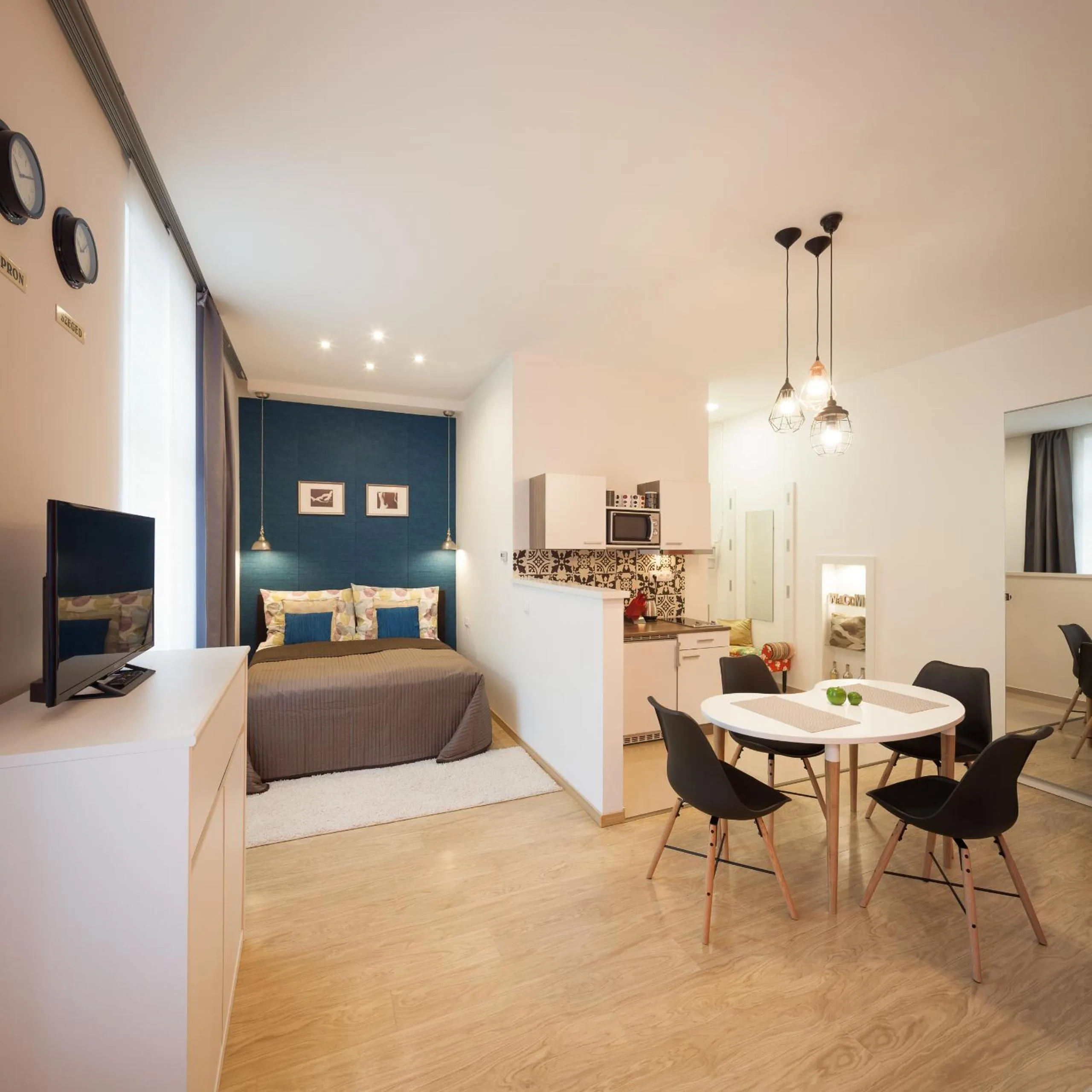 STUDIO 16