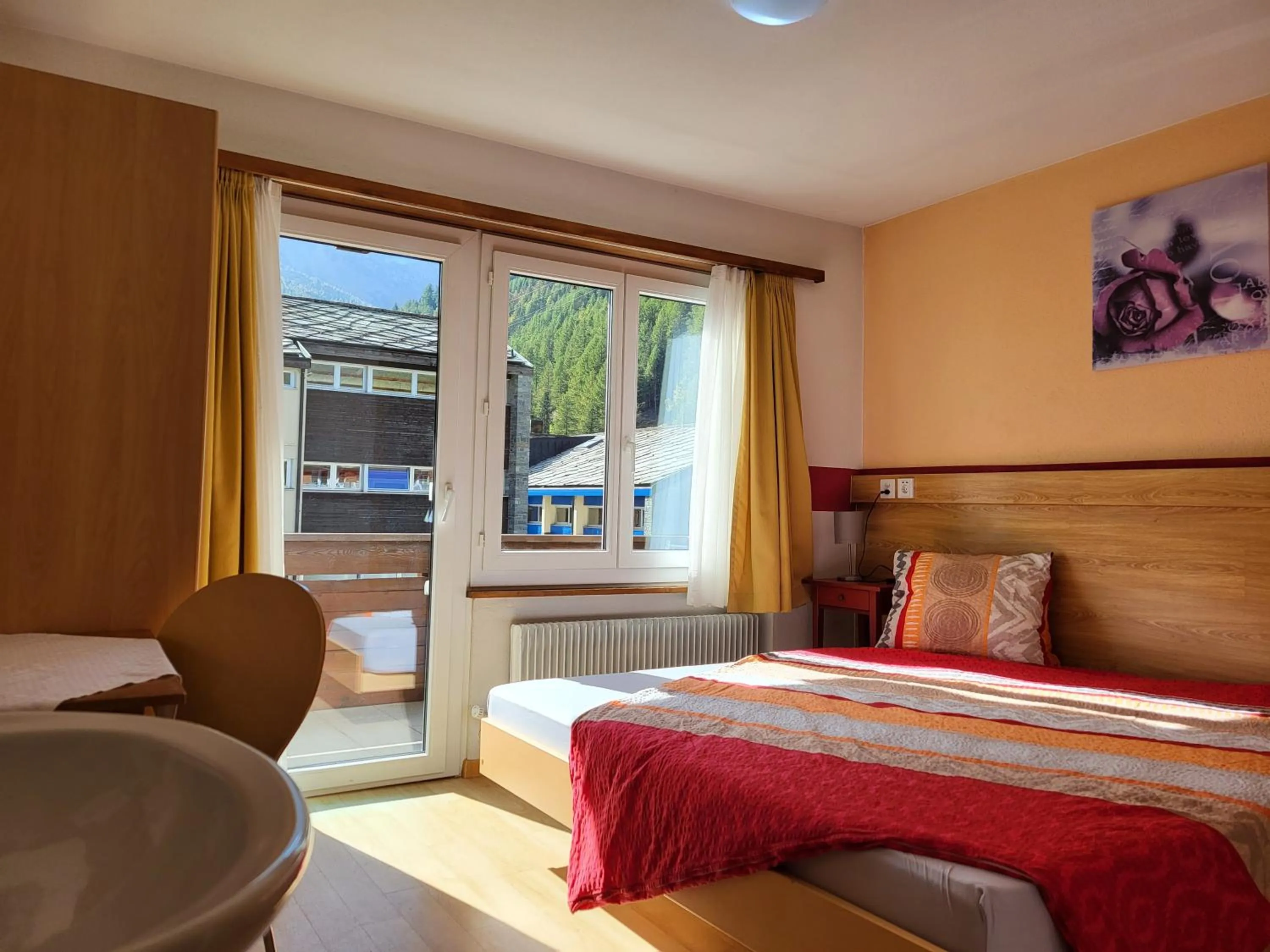 Photo of the whole room, Bed in Pension Heino