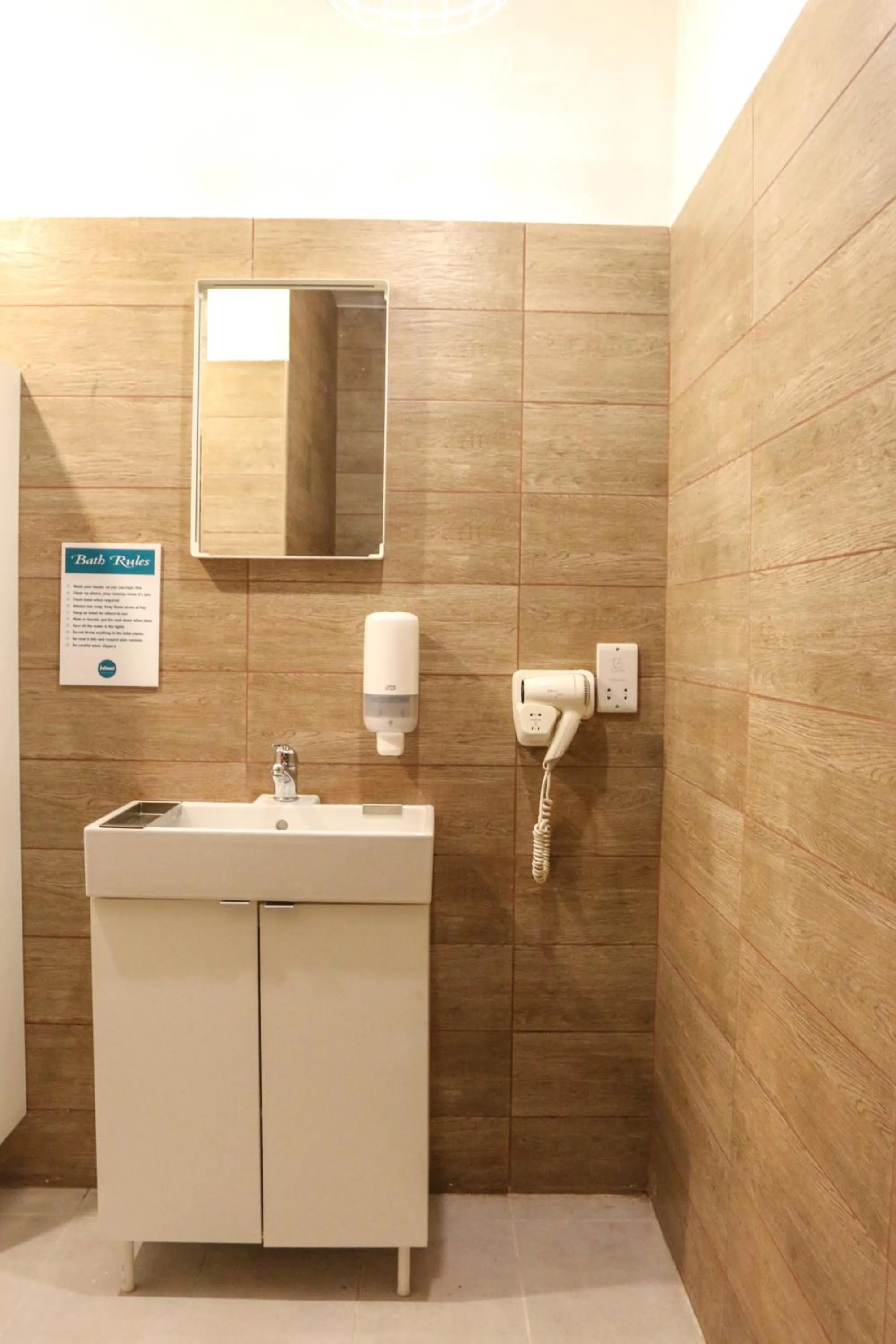 Bathroom in Follow the Sun Boutique Hostel - Pool, Breakfast & Sea Views