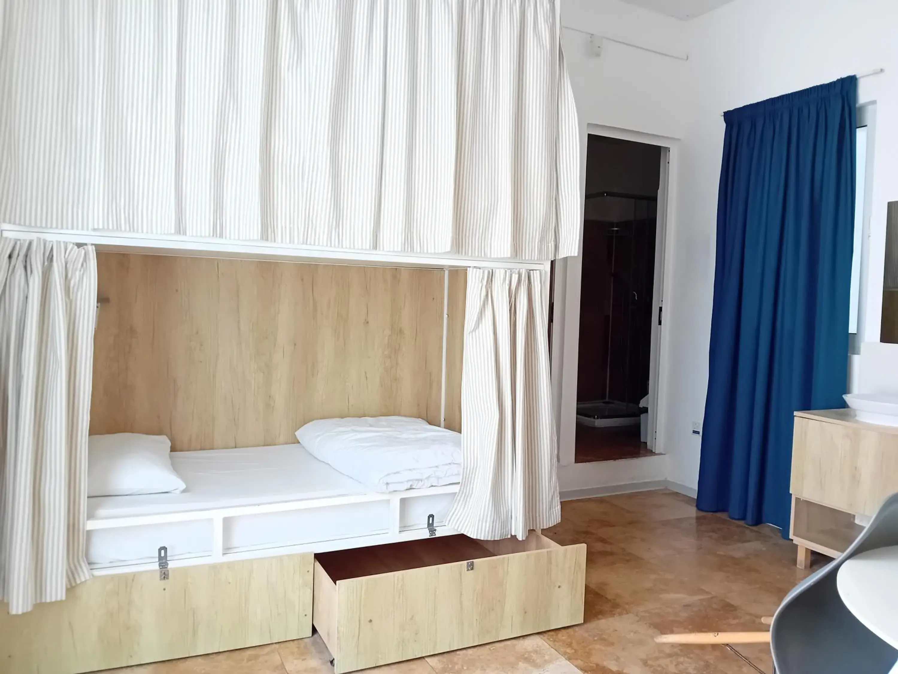 Bed in 6-Bed Female Dormitory Room in Follow the Sun Boutique Hostel - Pool, Breakfast & Sea Views Bed in 6-Bed Female Dormitory Room in Follow the Sun Boutique Hostel - Pool, Breakfast & Sea Views