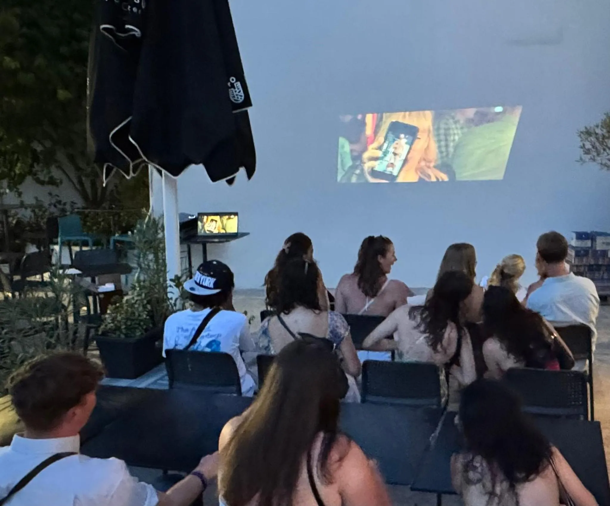 Follow the Sun Boutique Hostel - Pool, Breakfast & Sea Views