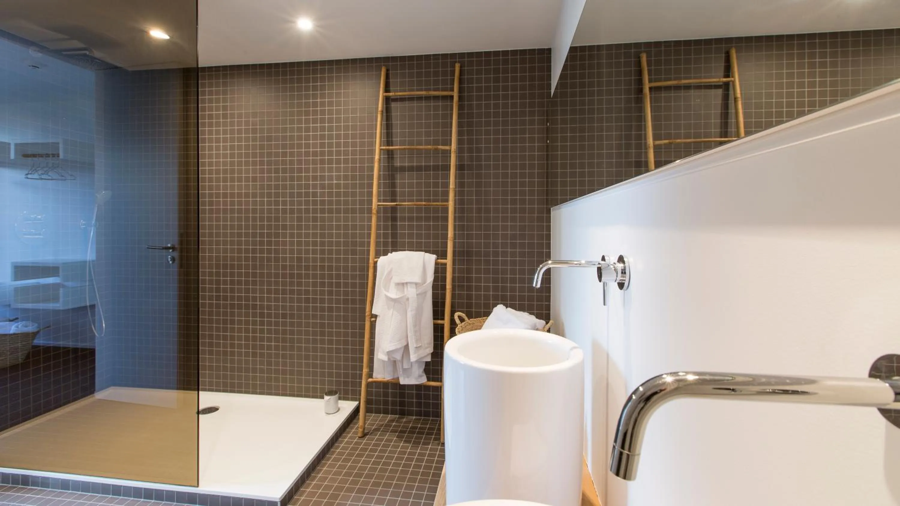 Bathroom in côté verger B&B