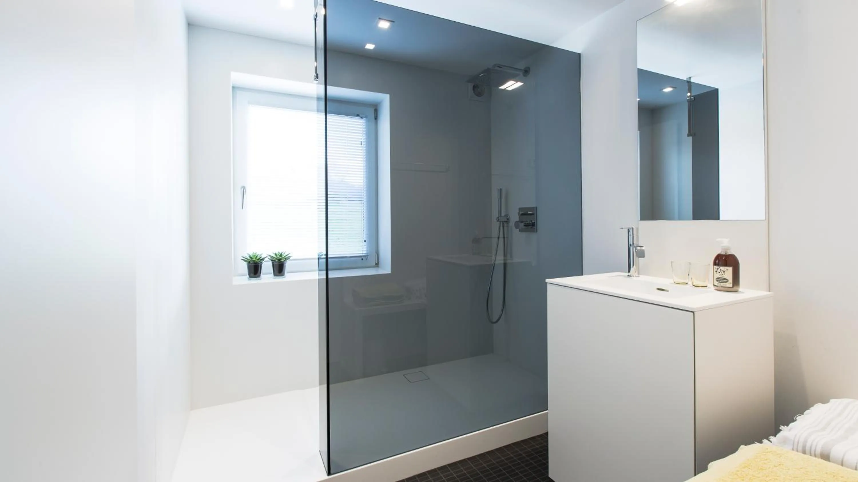 Bathroom in côté verger B&B