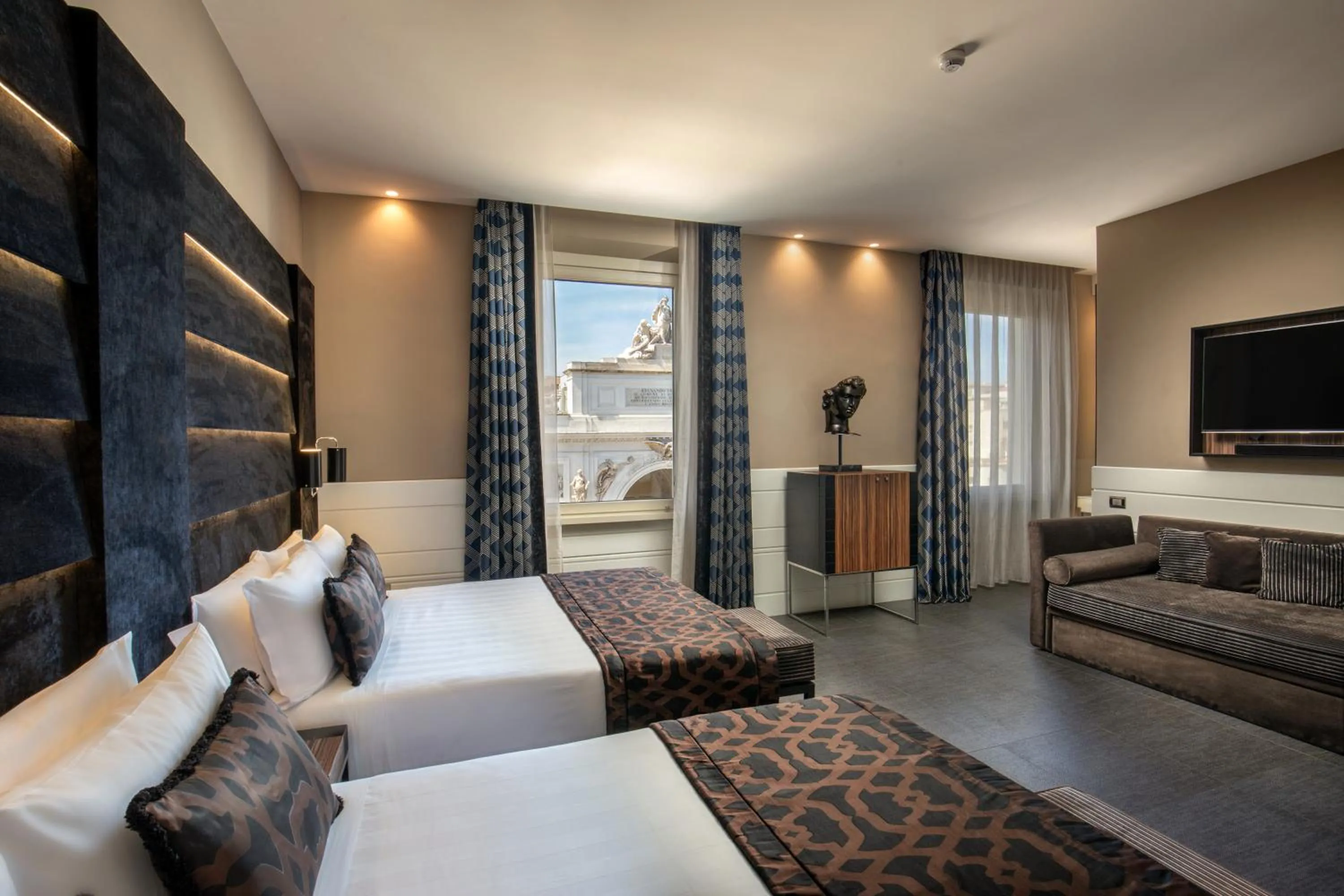 Bedroom, Bed in The Glam