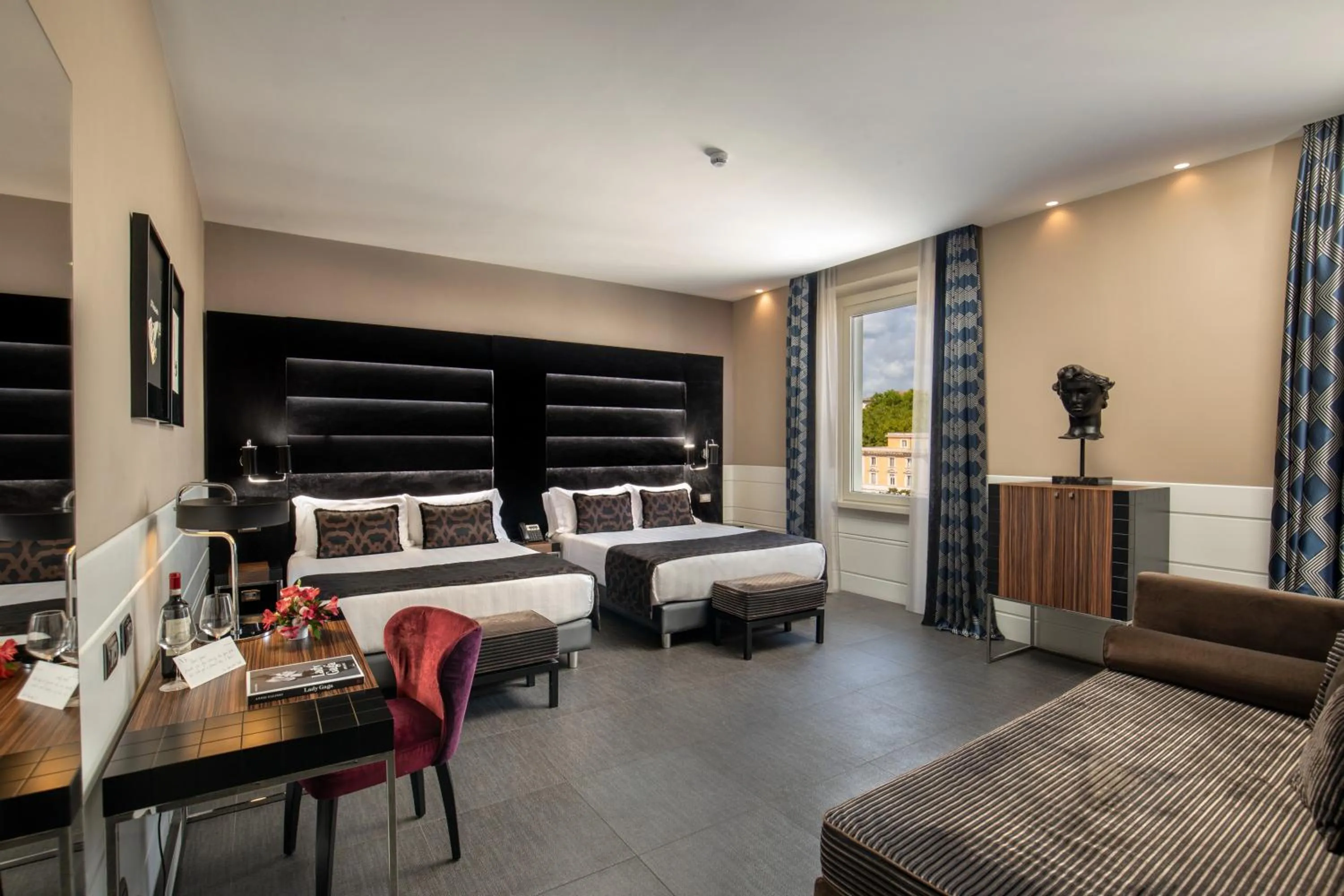 Bedroom, Bed in The Glam