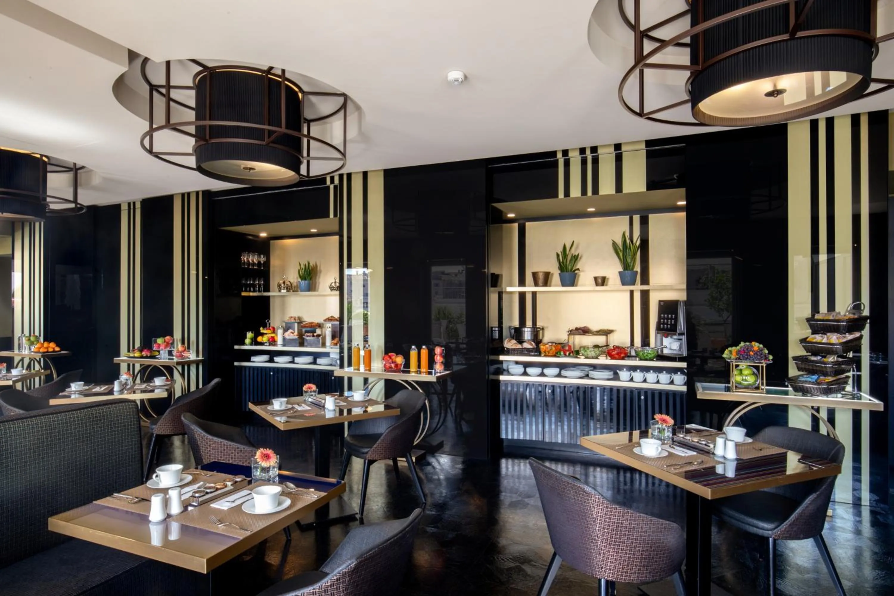 Buffet breakfast in The Glam