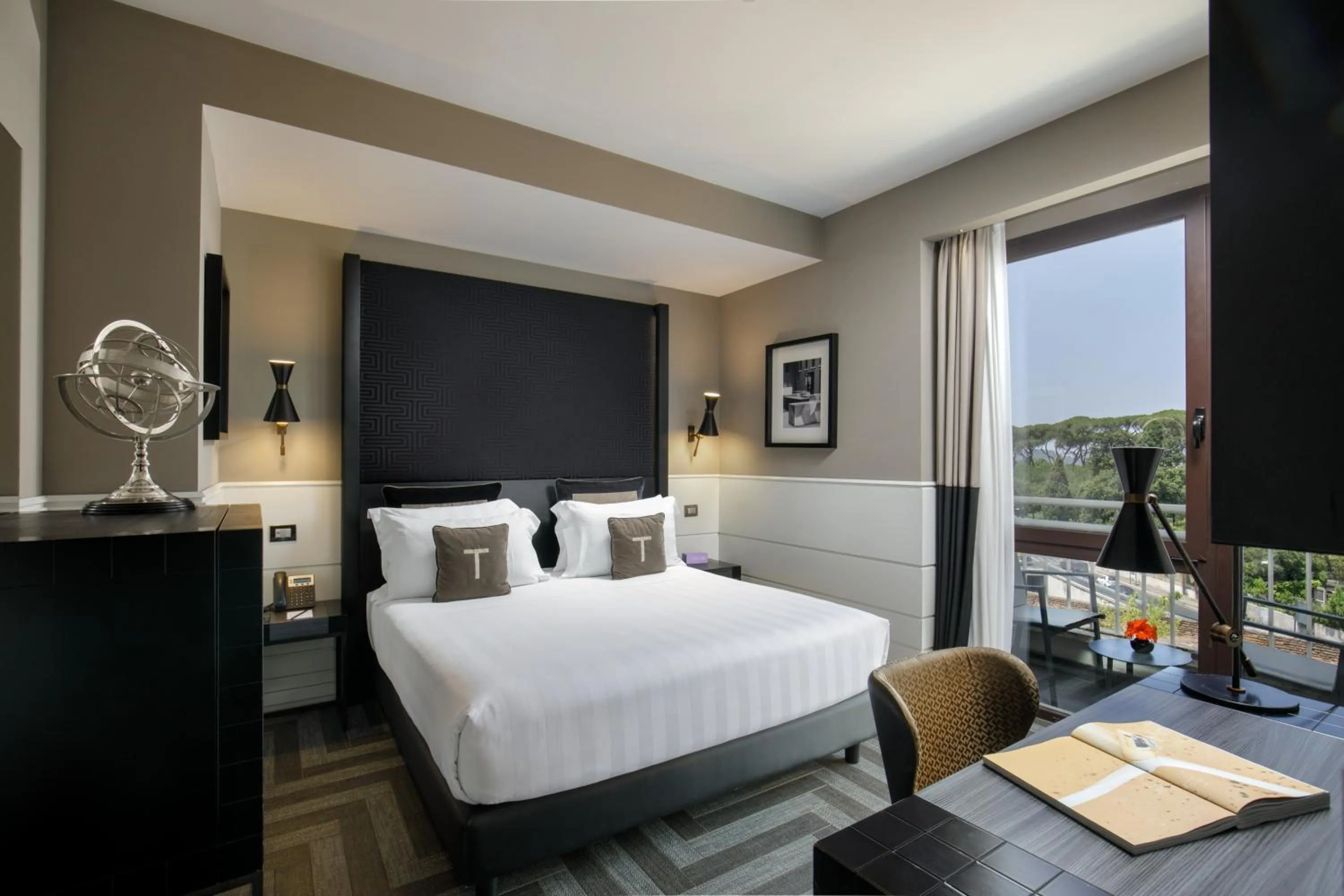 Photo of the whole room, Bed in The Tribune, part of JdV by Hyatt