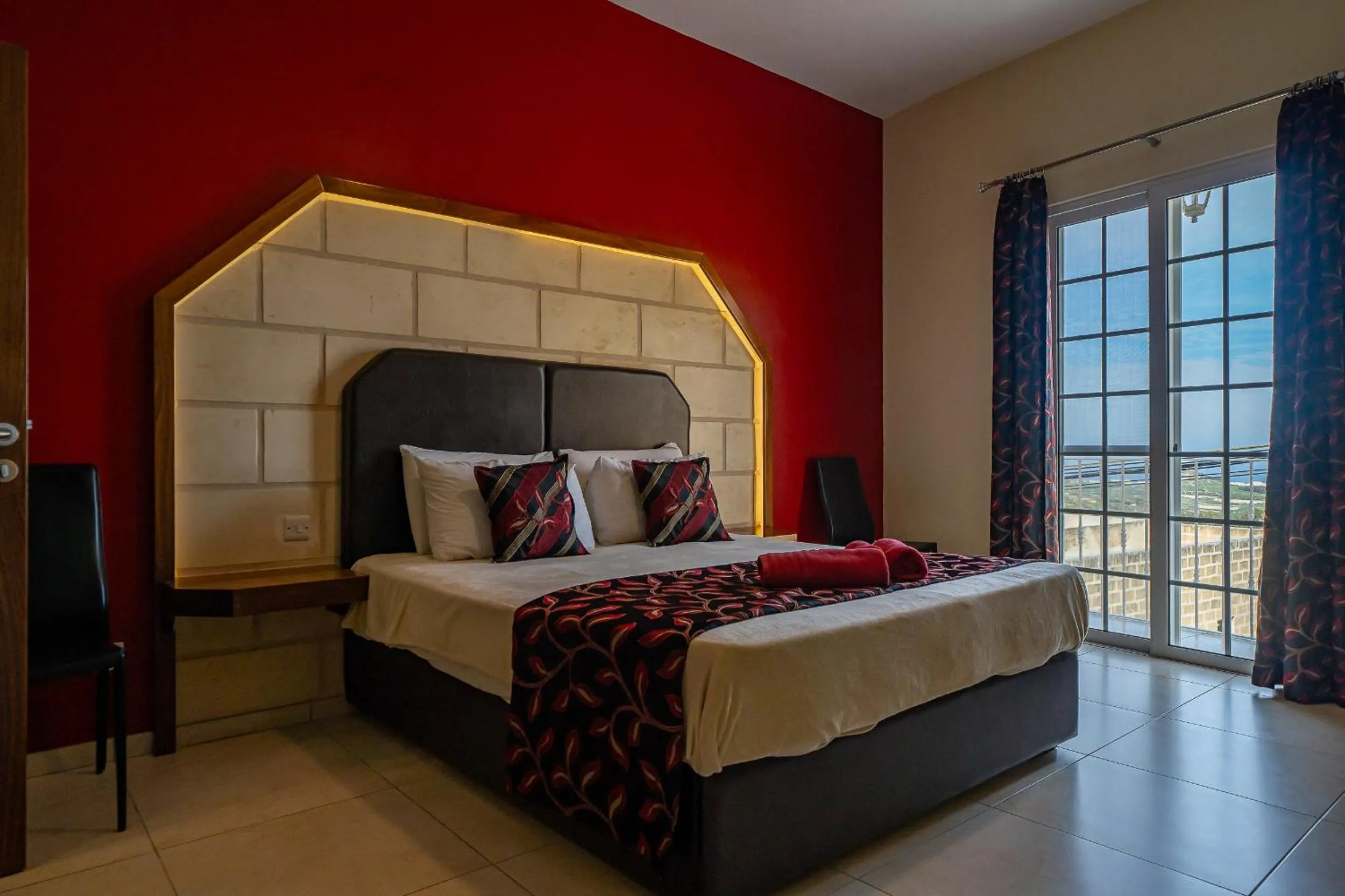 Photo of the whole room, Bed in Il-Logga Boutique Hotel