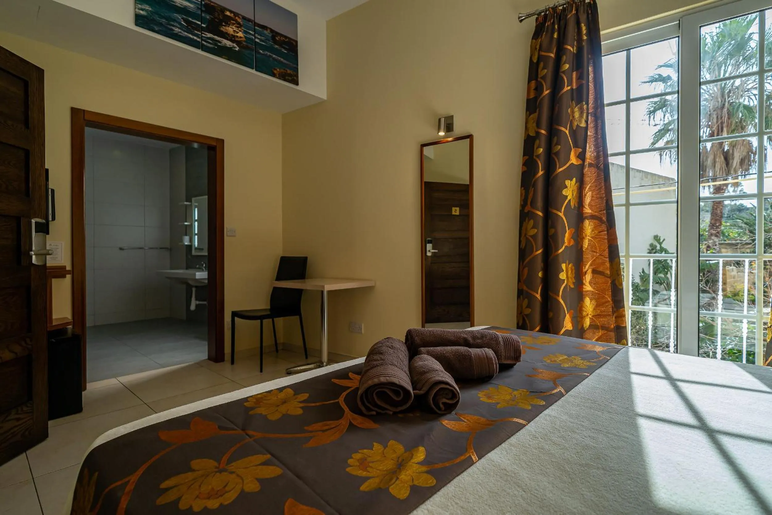 Photo of the whole room, Bed in Il-Logga Boutique Hotel