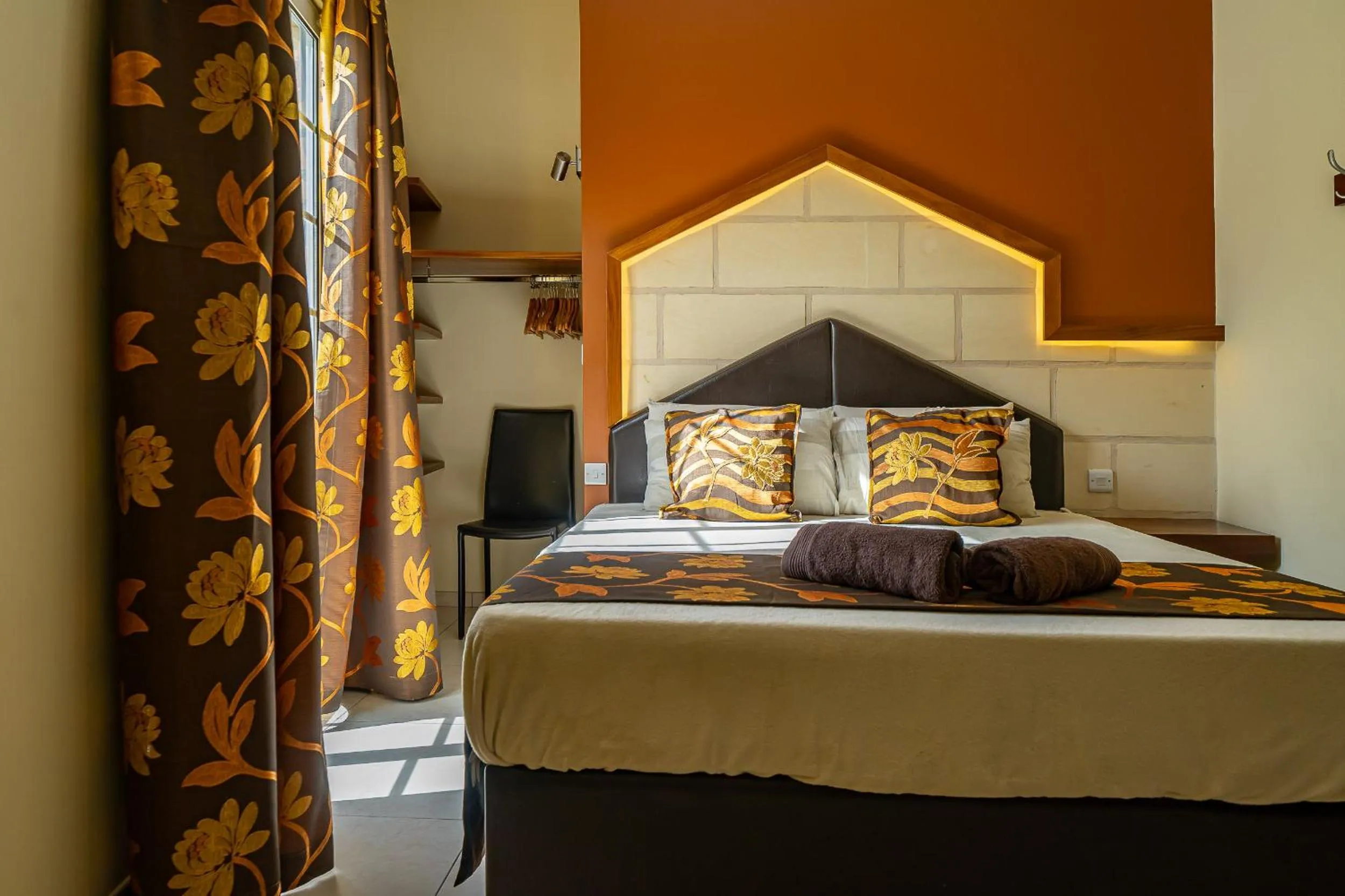 Photo of the whole room, Bed in Il-Logga Boutique Hotel