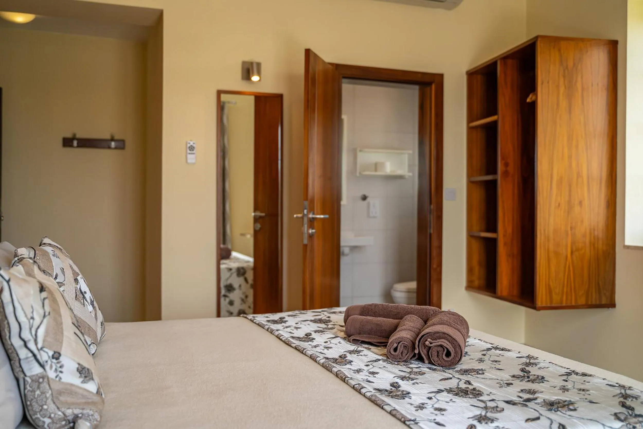 Photo of the whole room, Bed in Il-Logga Boutique Hotel