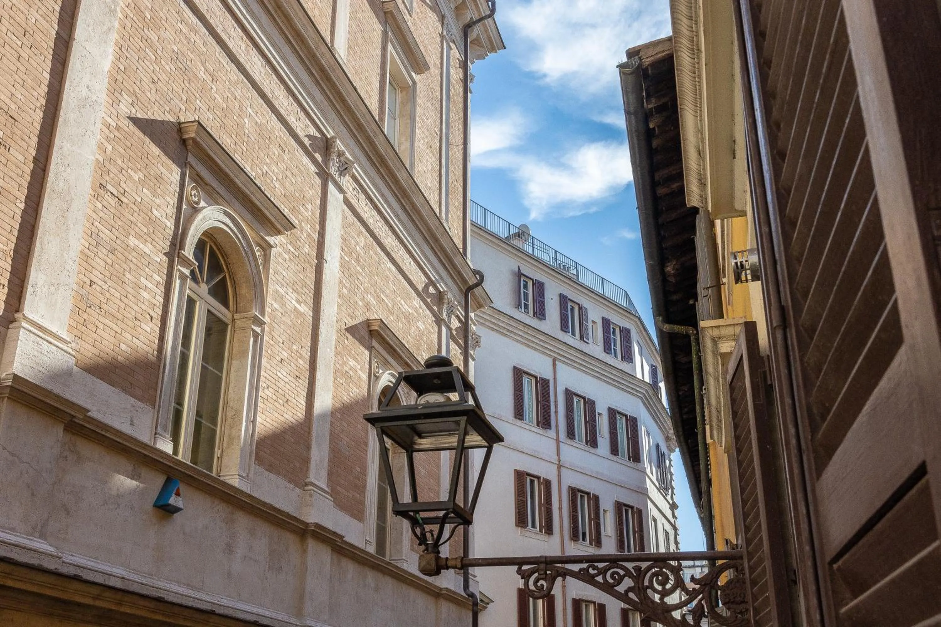 Property building in Piazza Navona Lovely Apartment