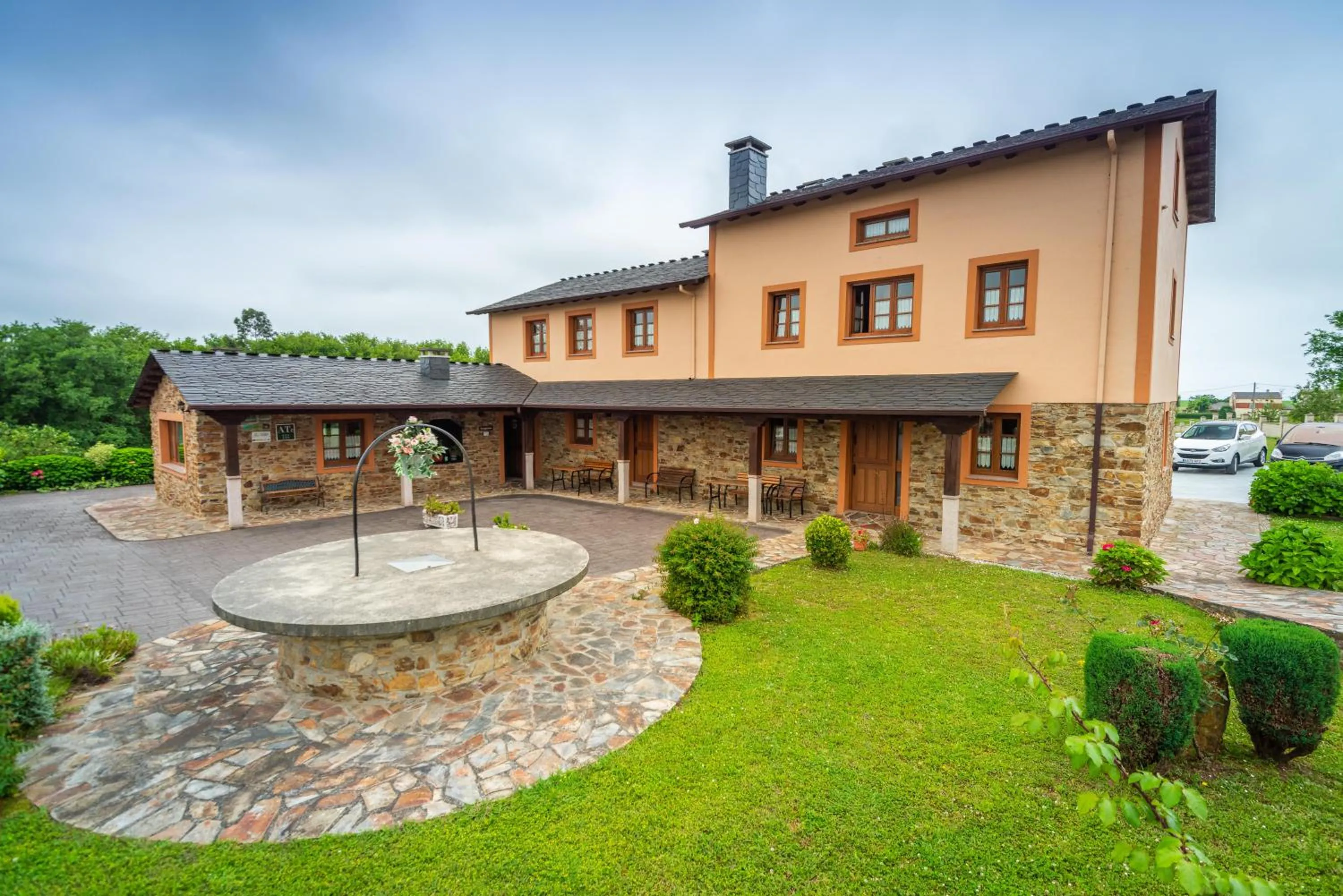 Property building in Apartamentos Navalin
