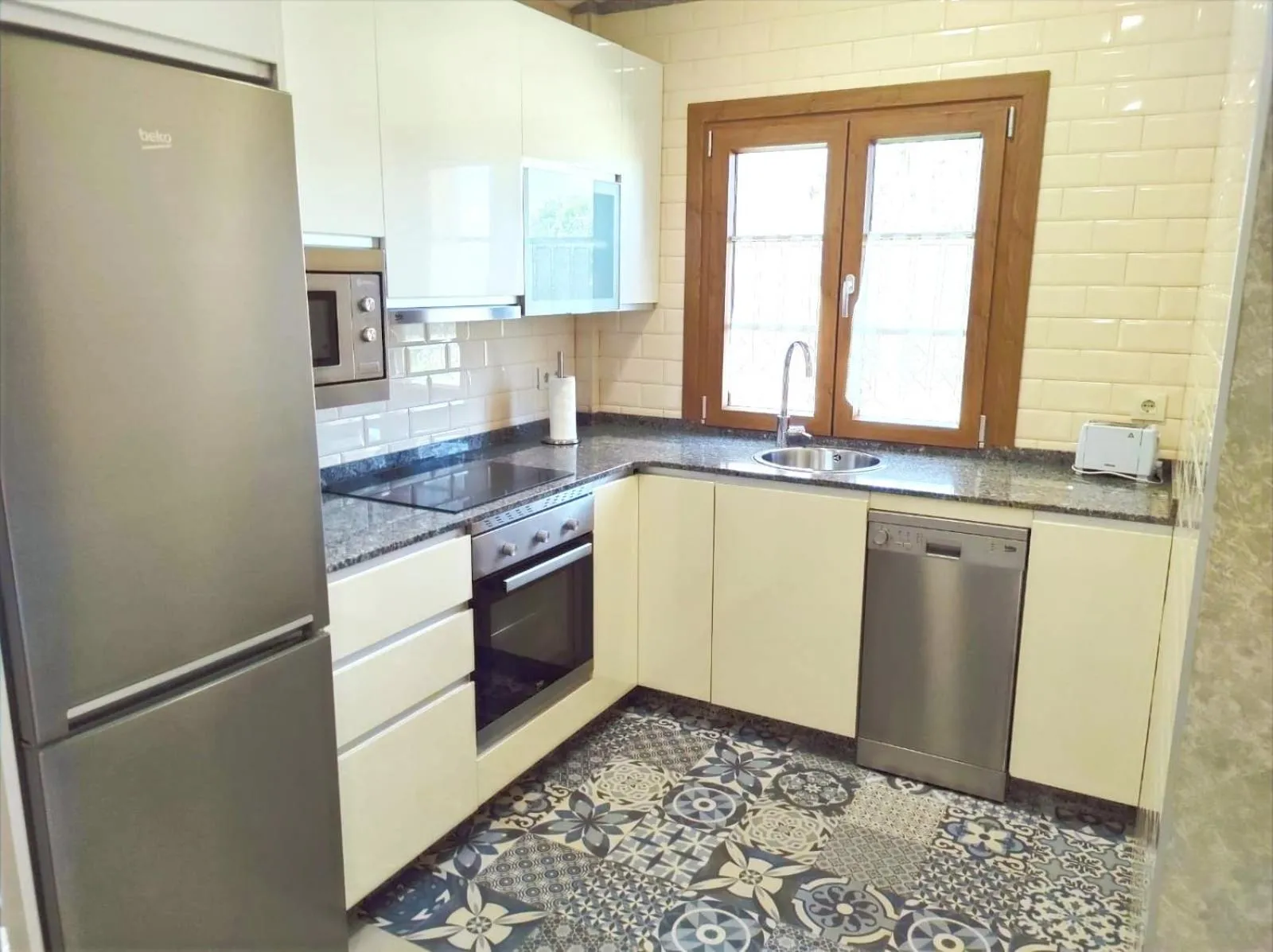 kitchen in Apartamentos Navalin