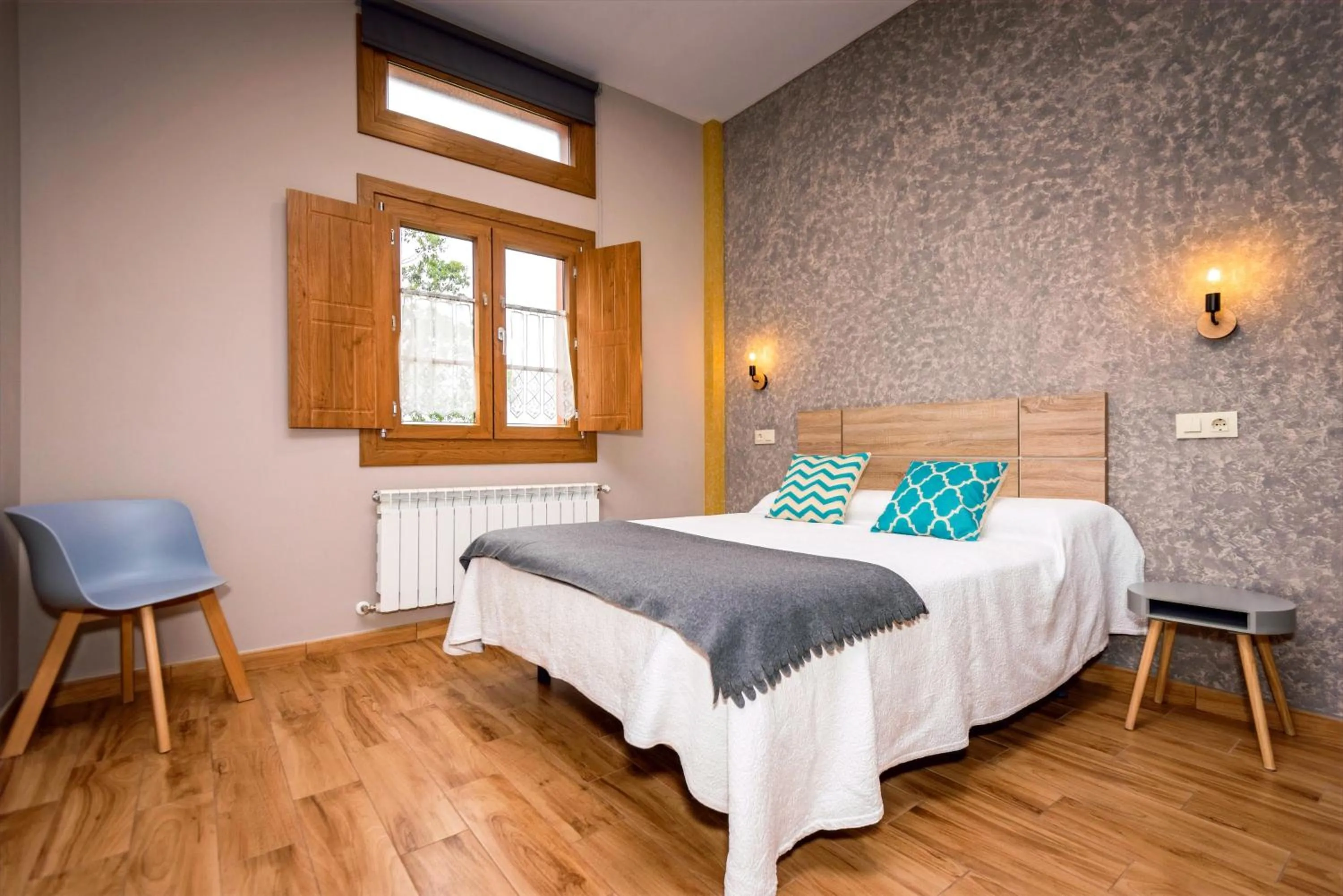 Bedroom, Bed in Apartamentos Navalin