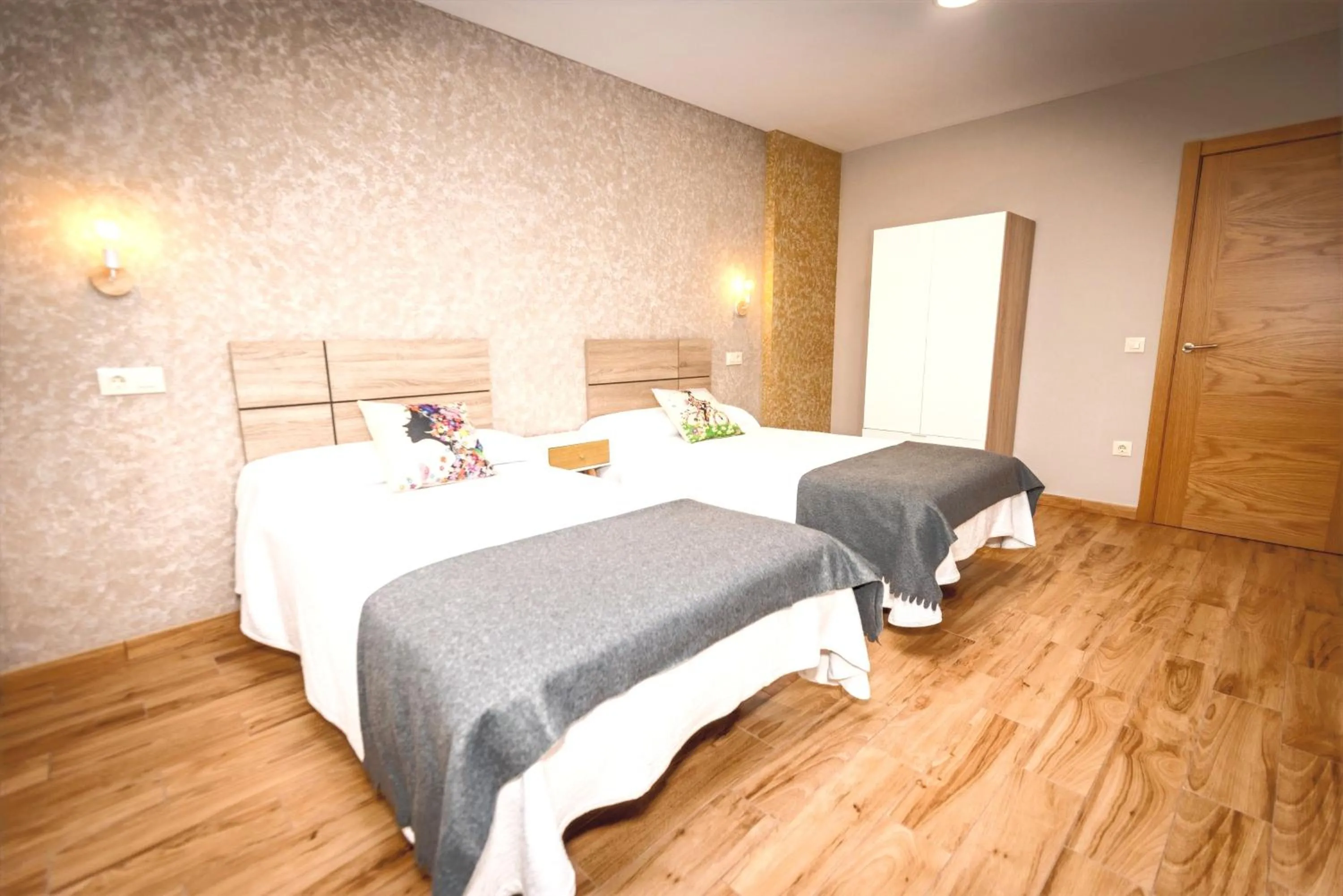 Bedroom, Bed in Apartamentos Navalin